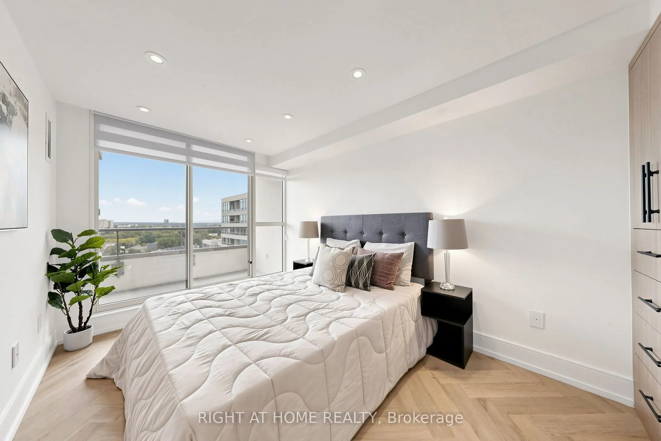 7 Townsgate Drive #1506