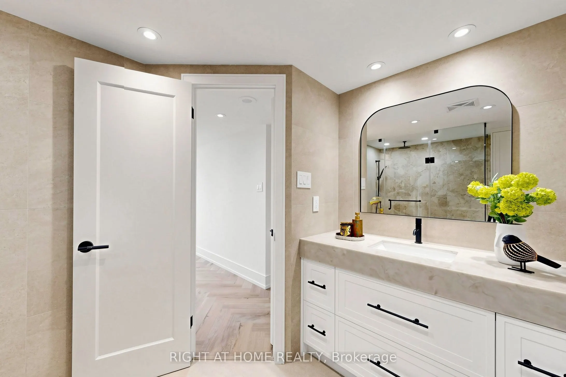 7 Townsgate Drive #1506