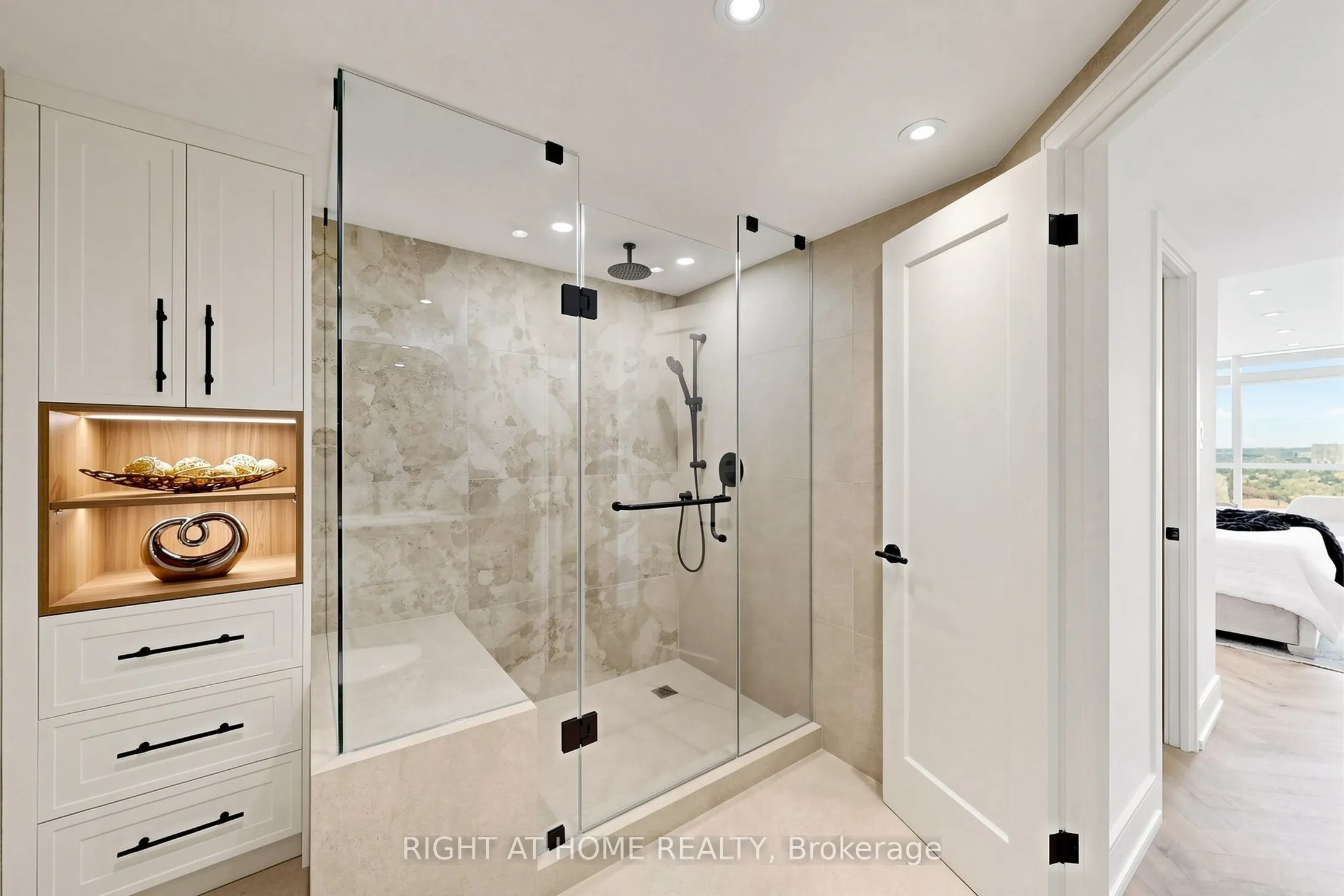7 Townsgate Drive #1506