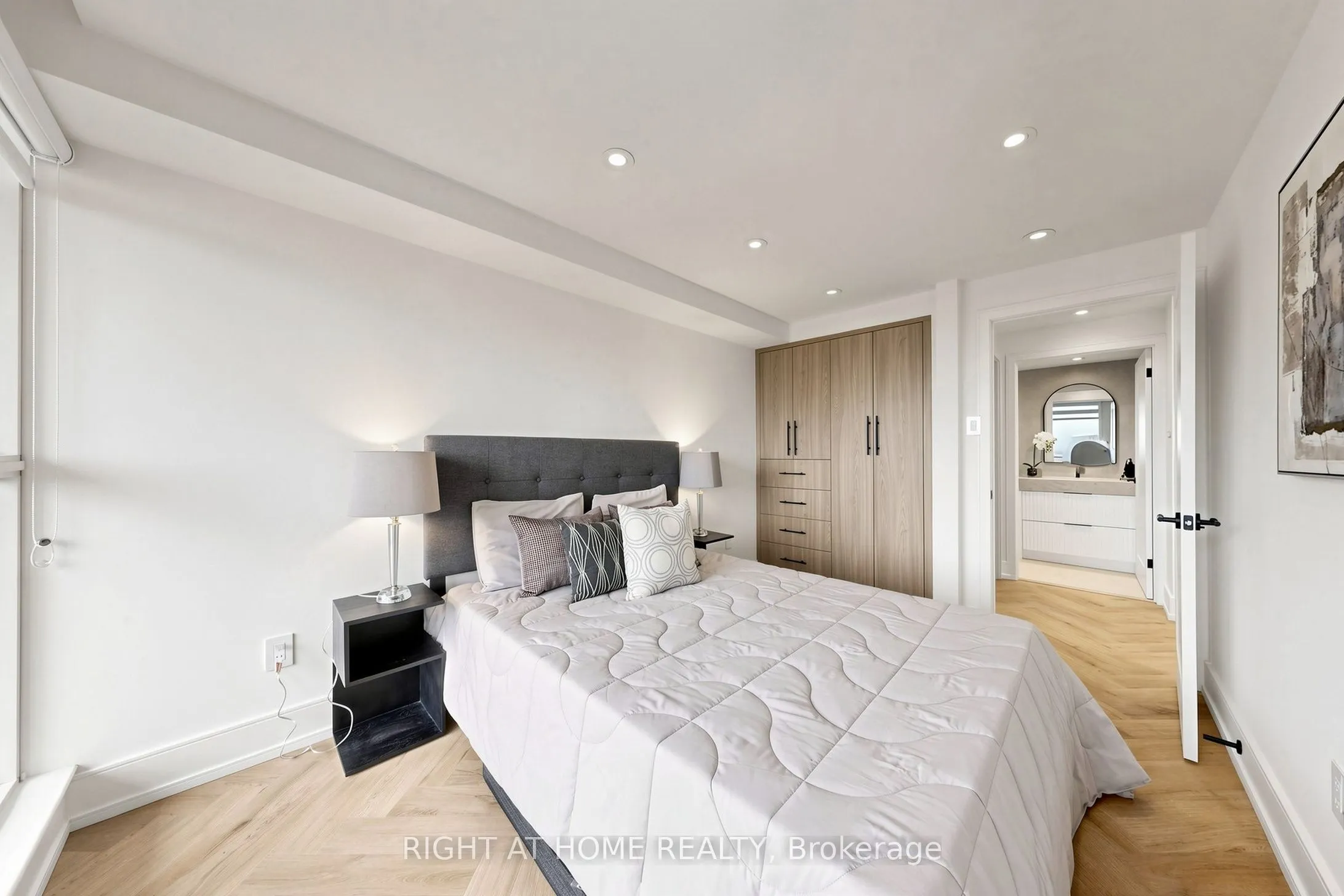 7 Townsgate Drive #1506
