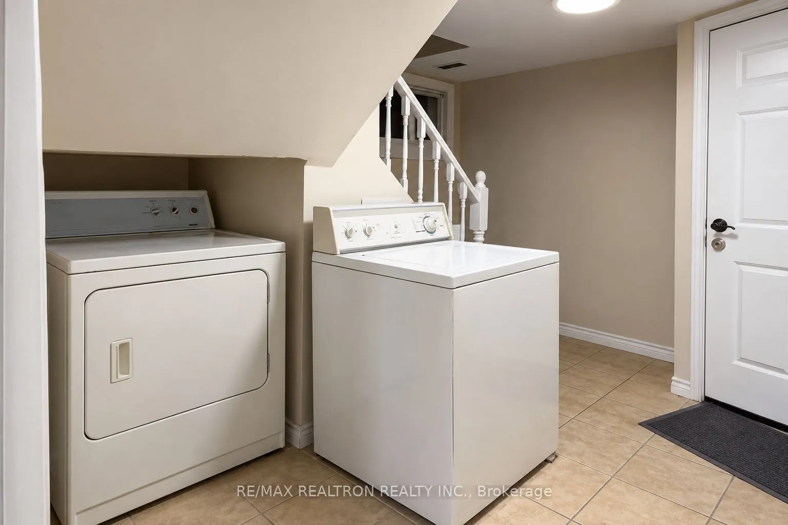 468 Windhurst Gate ##2Bed BSMNT