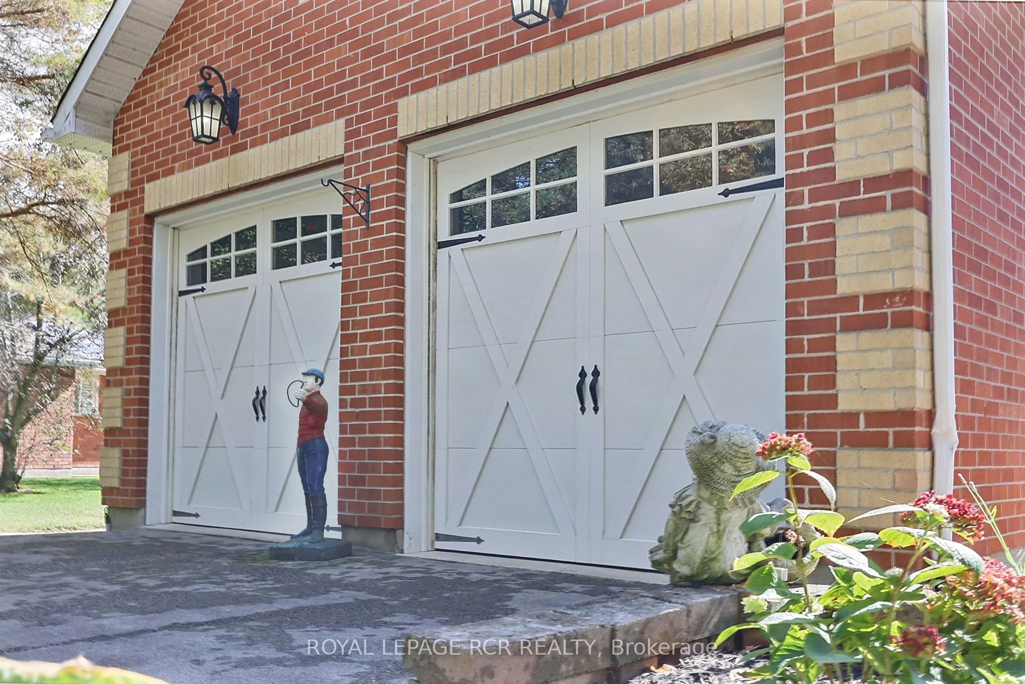 11 Fisher Drive