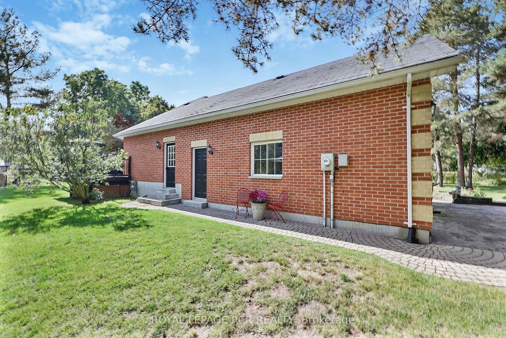 11 Fisher Drive