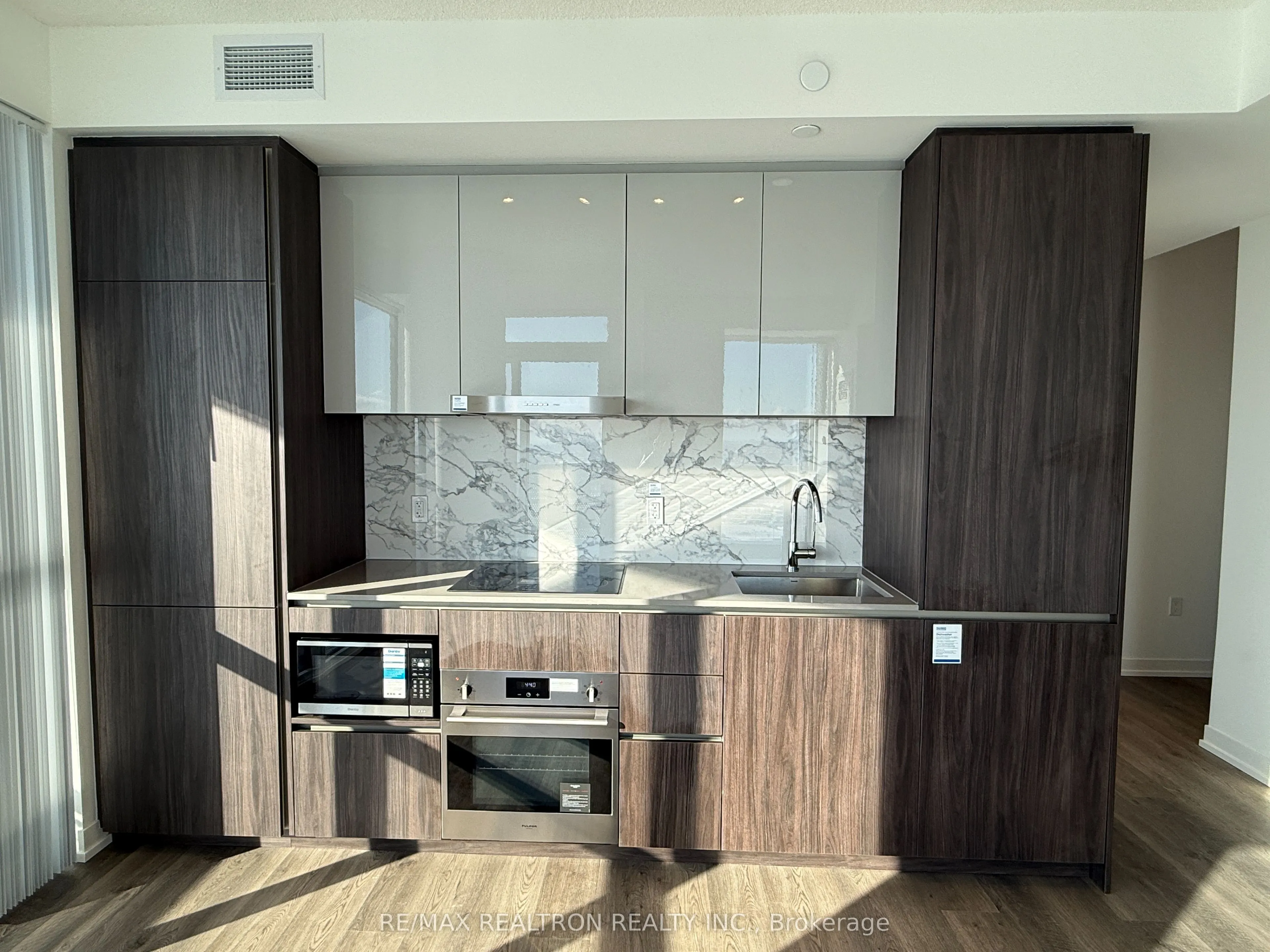 8 Interchange Way #5212
