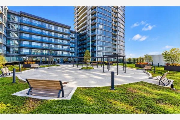 30 Upper Mall Way #416