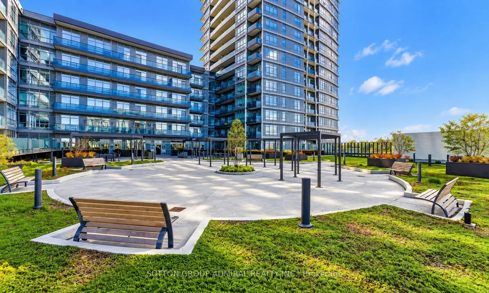 50 Upper Mall Way #2201
