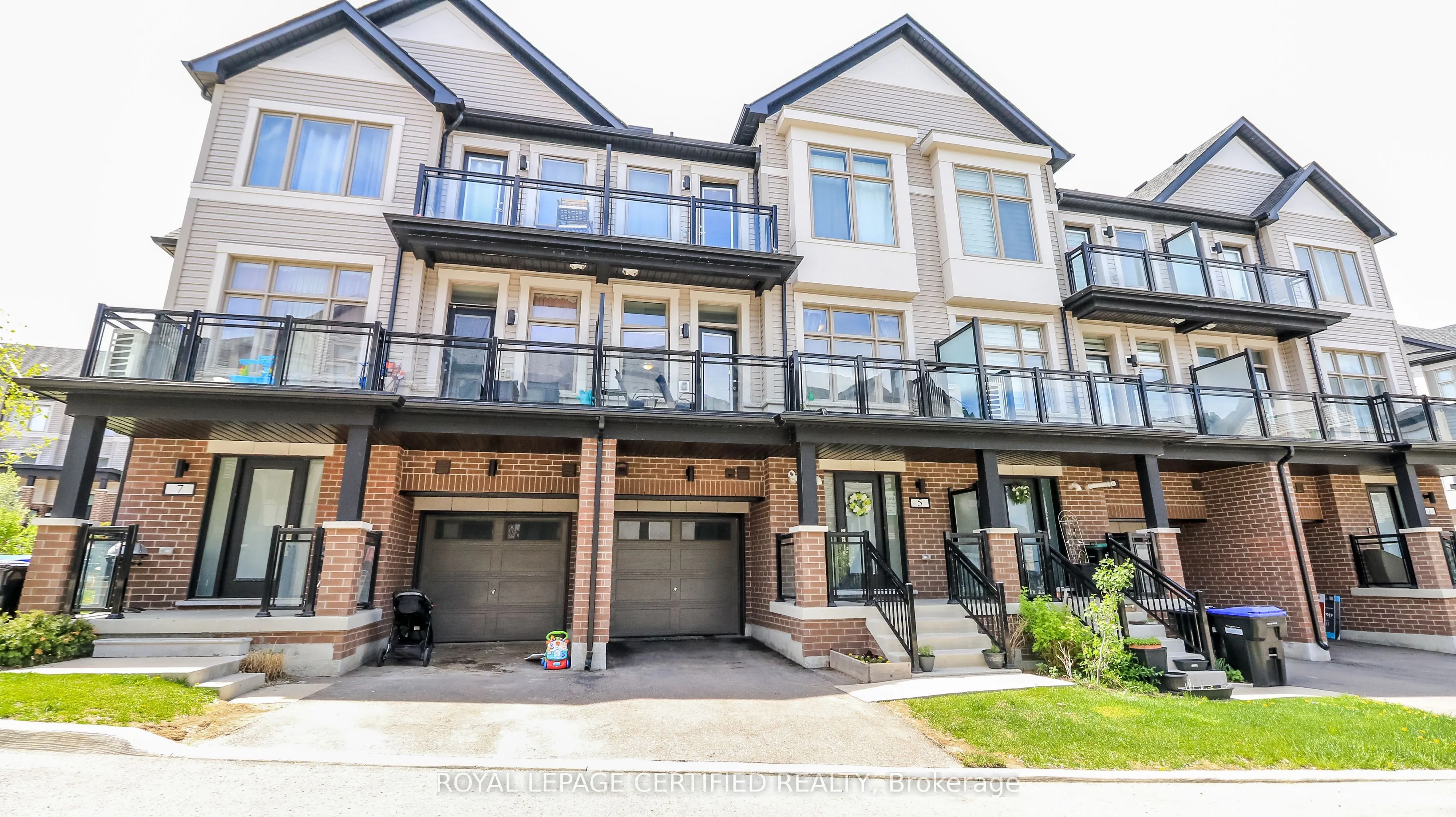 5 Hughes Lane
