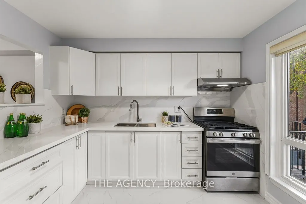 1 Wootten Way S #32