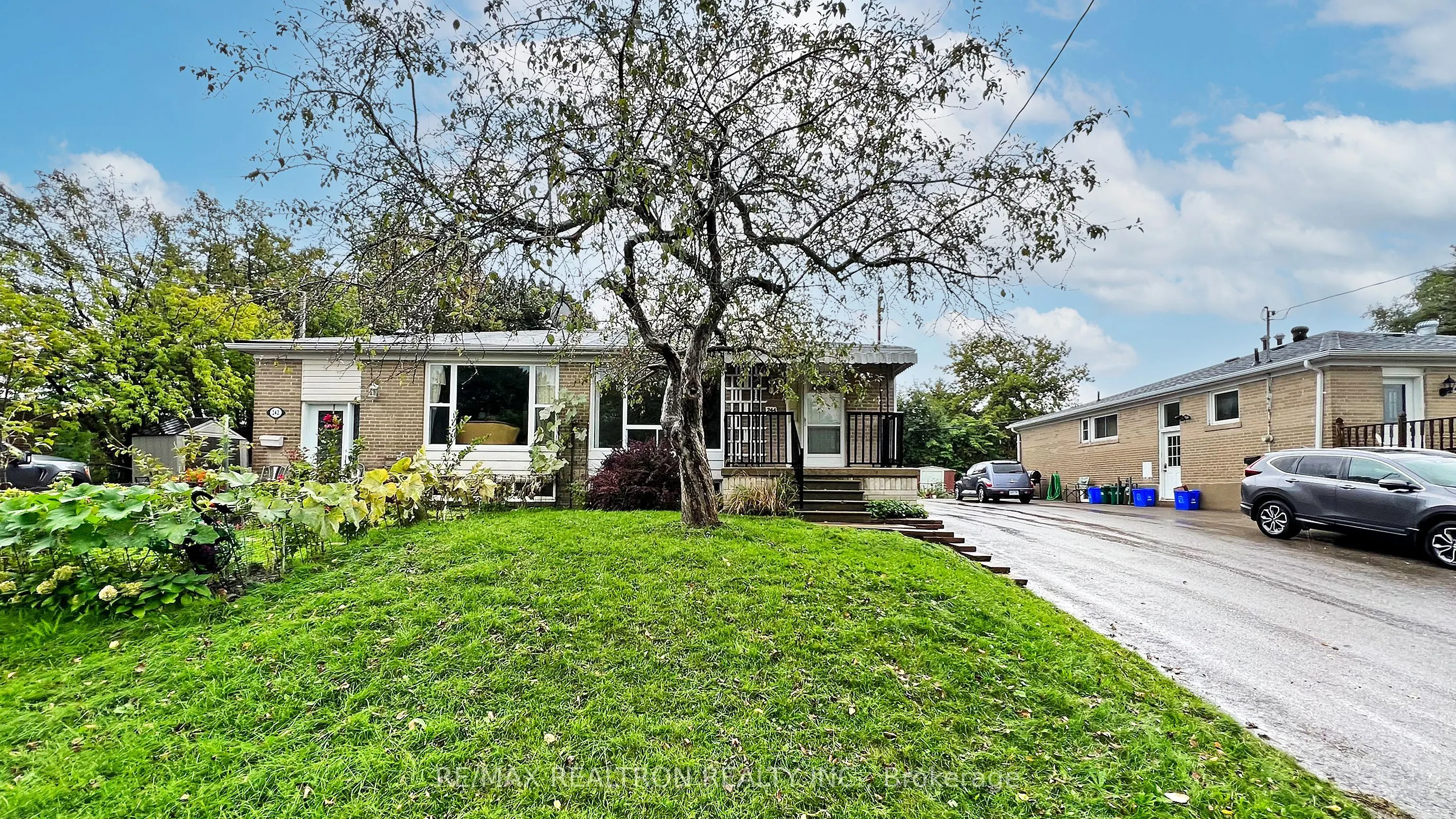 244 Browndale Crescent #Bachelor Unit #BSMNT
