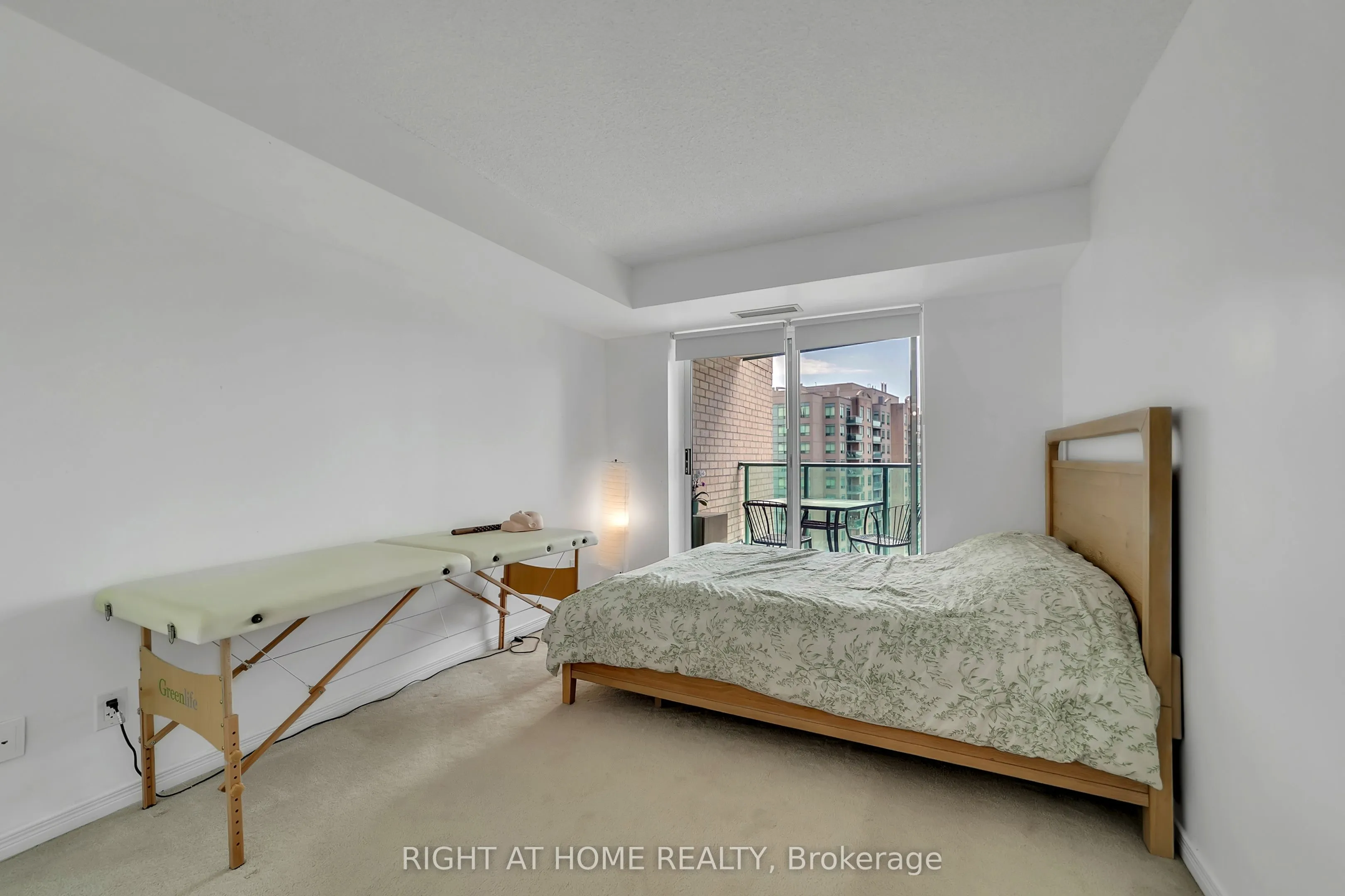 11 Oneida Crescent #1202