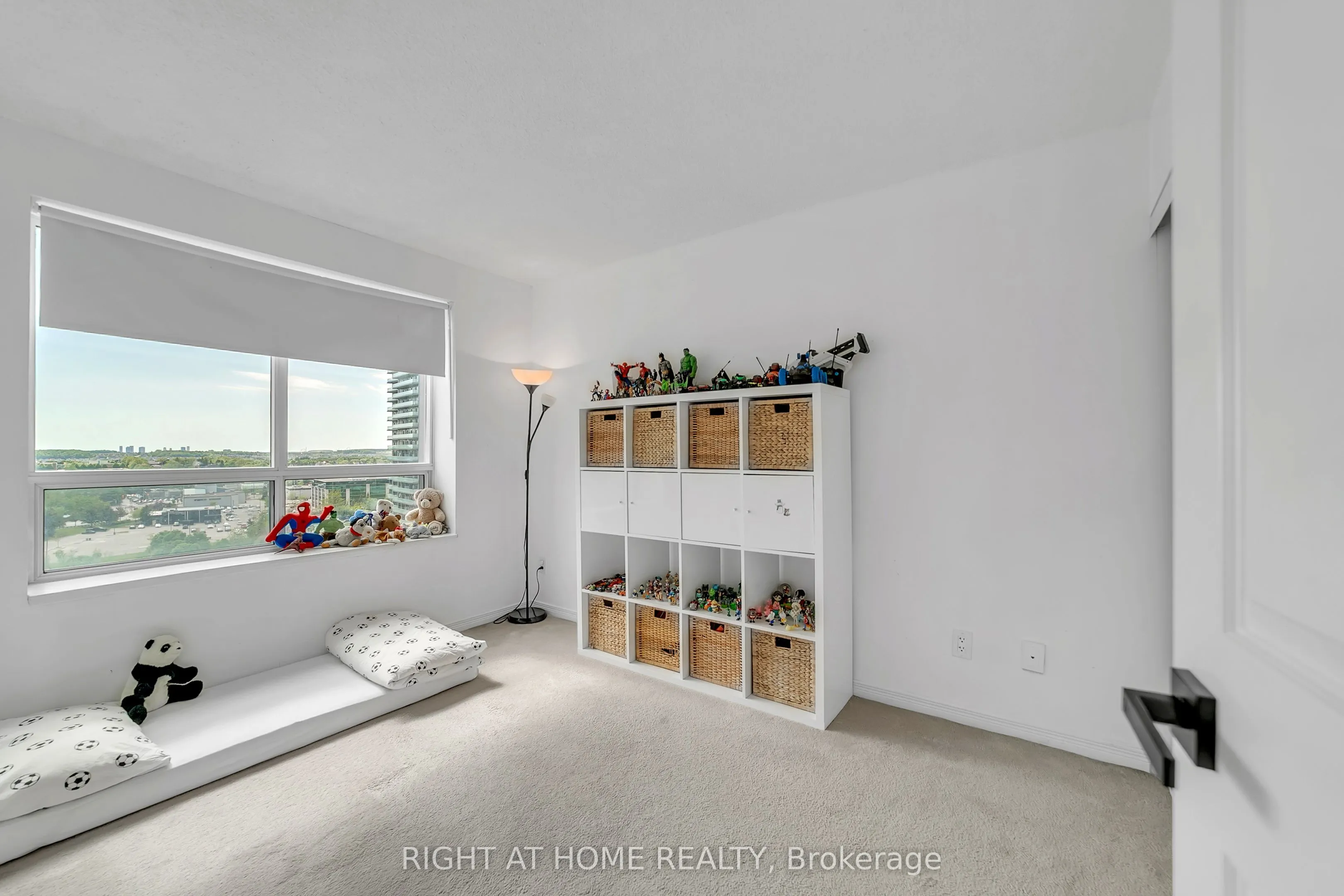 11 Oneida Crescent #1202