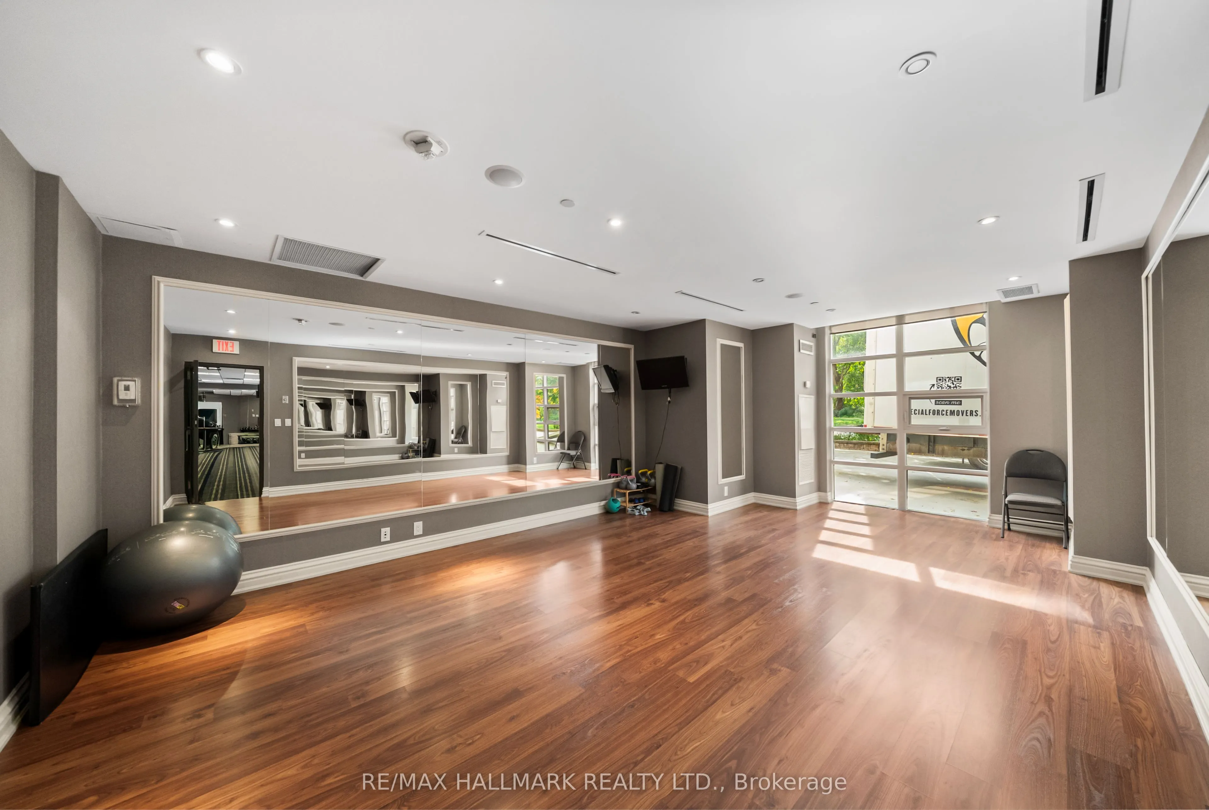 9235 Jane Street #1609