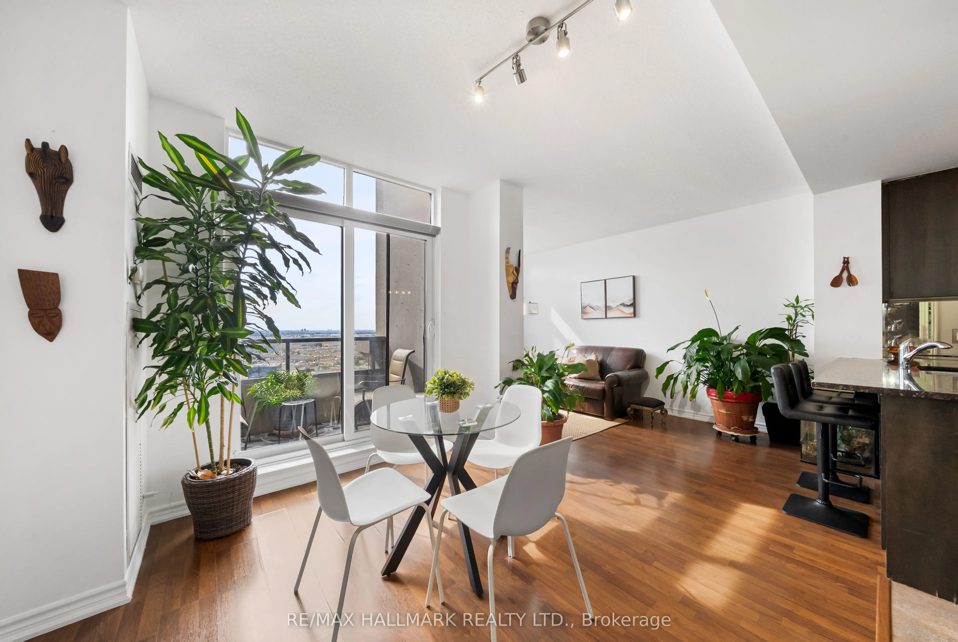 9235 Jane Street #1609