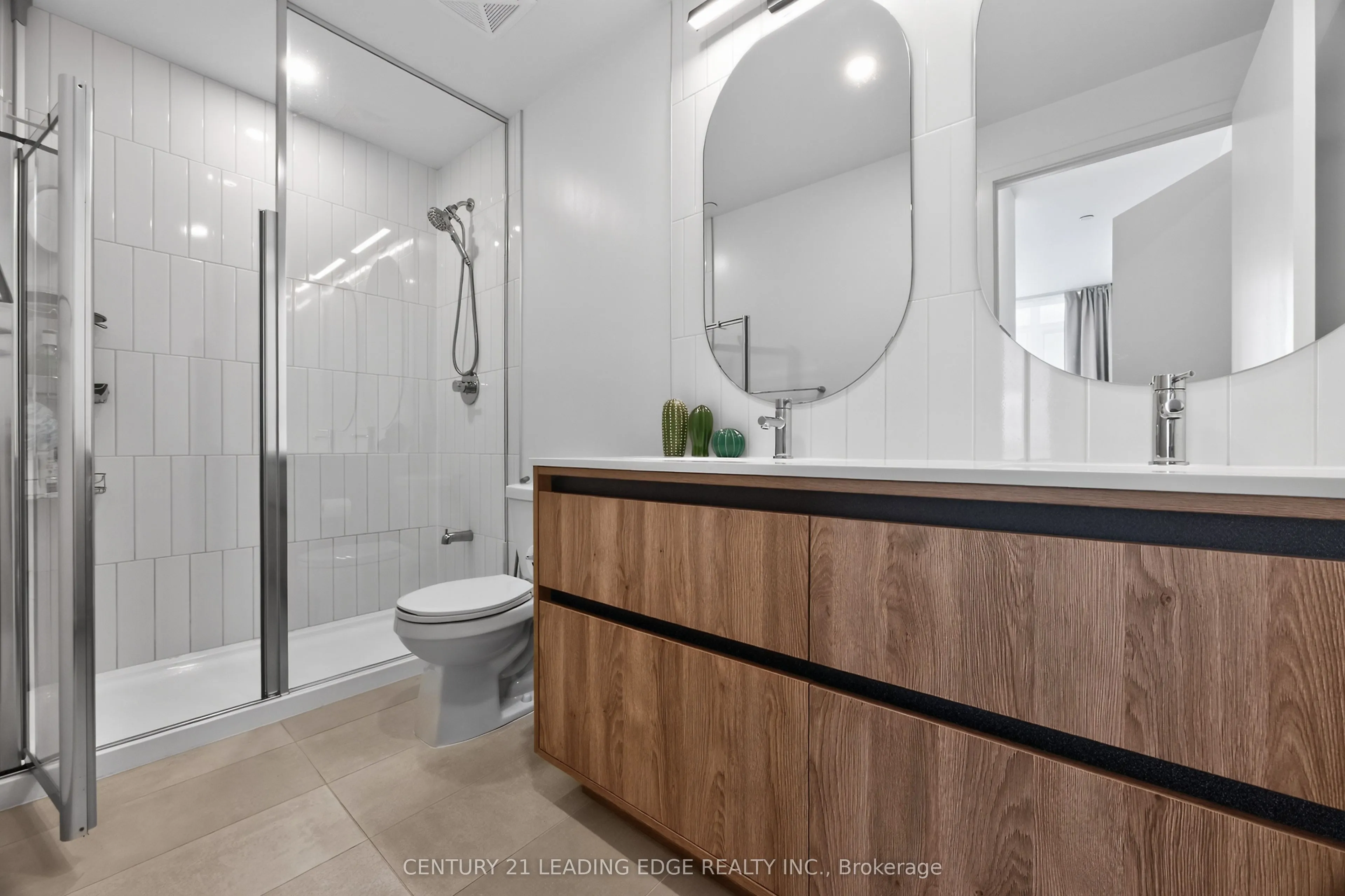 8 Beverley Glen Boulevard #1010