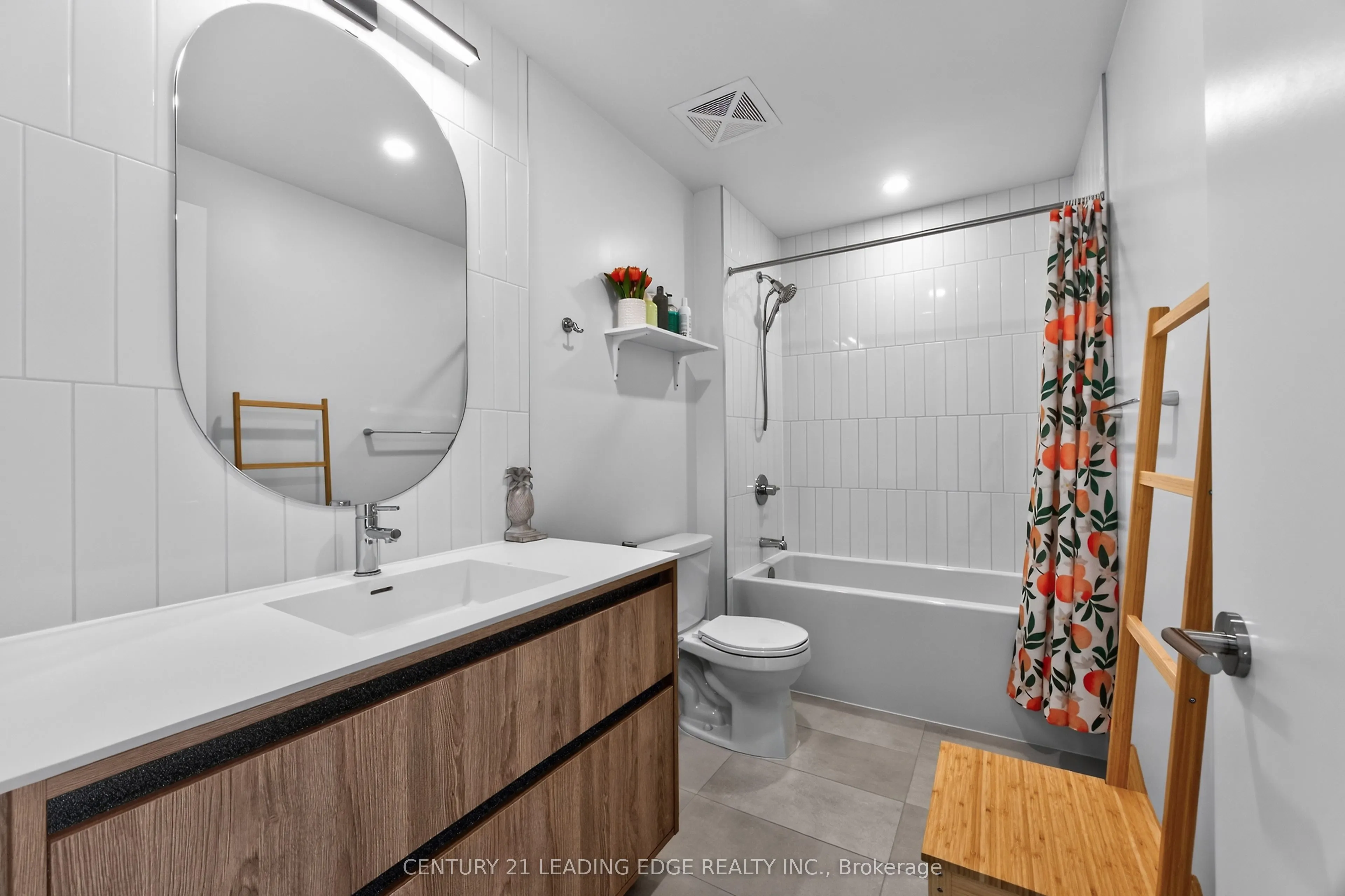 8 Beverley Glen Boulevard #1010