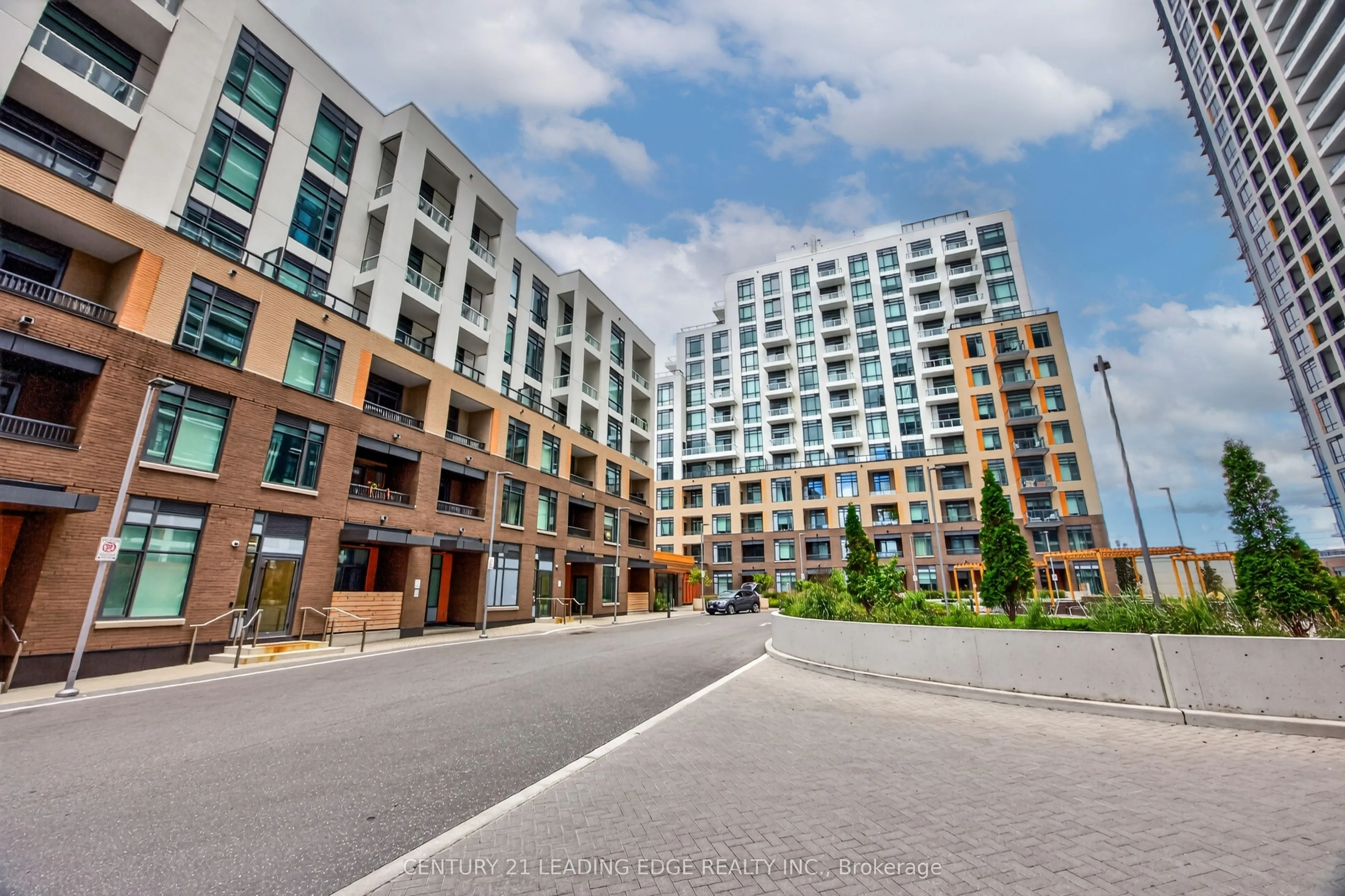 8 Beverley Glen Boulevard #1010