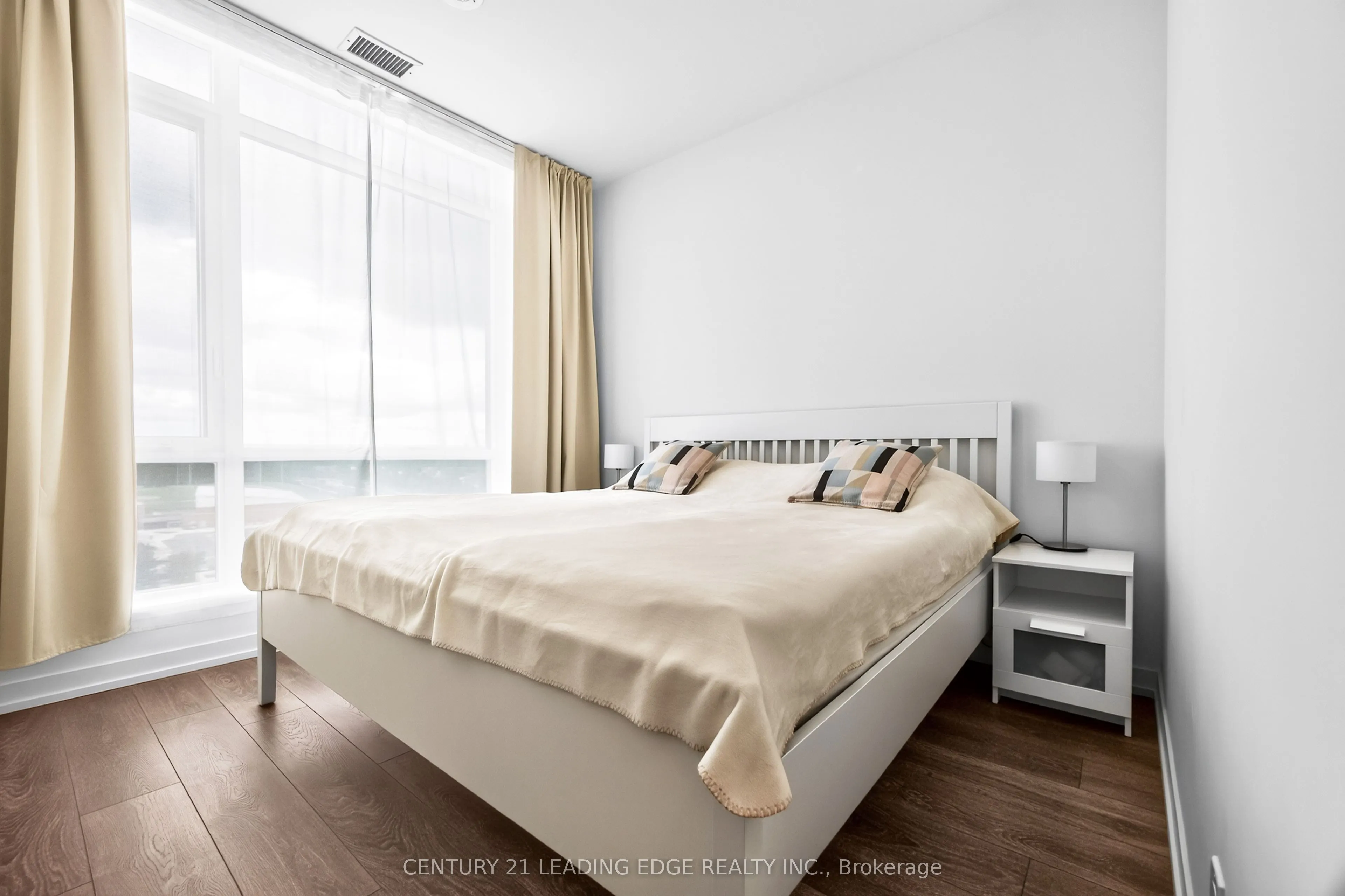8 Beverley Glen Boulevard #1010