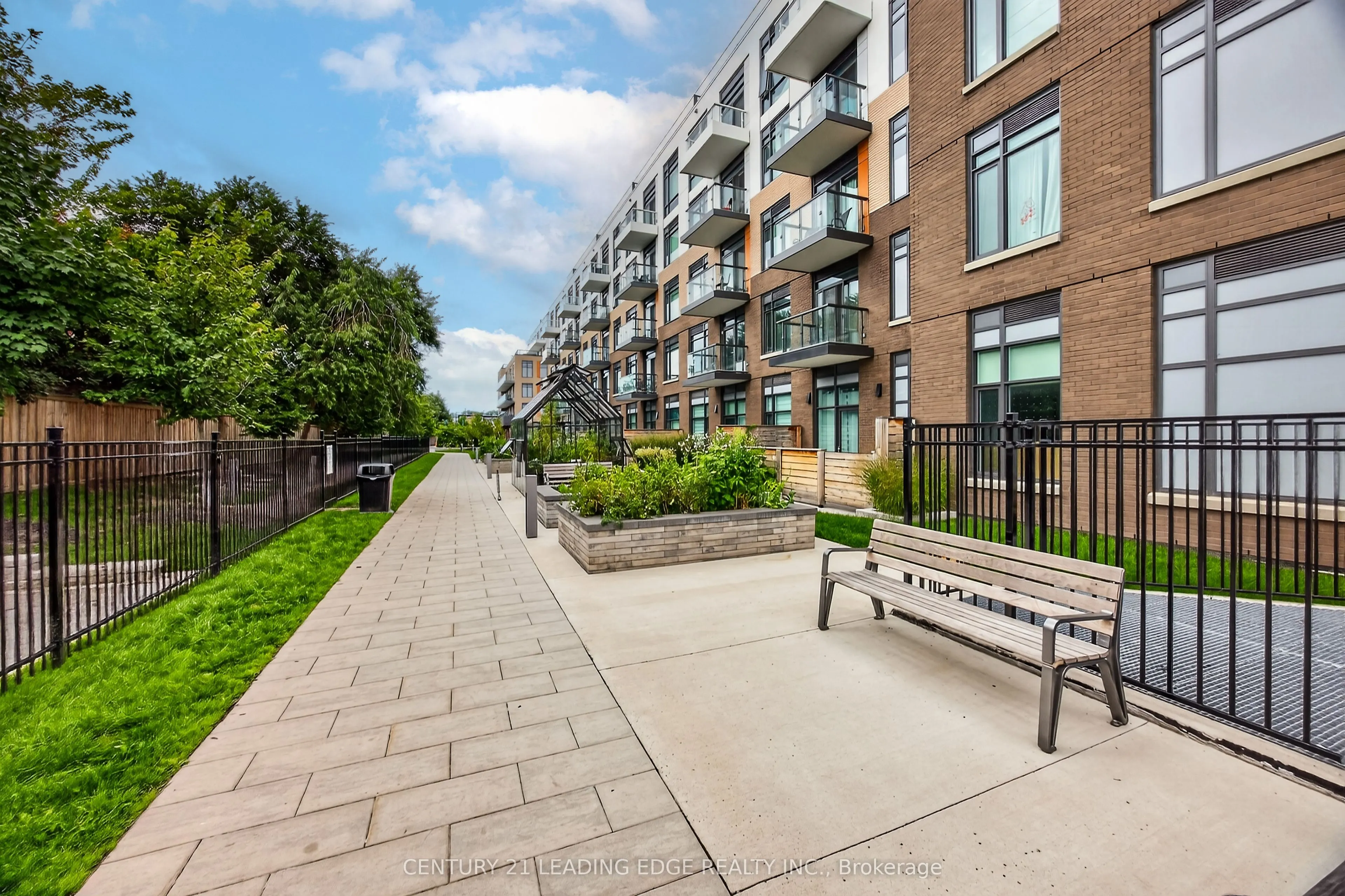 8 Beverley Glen Boulevard #1010