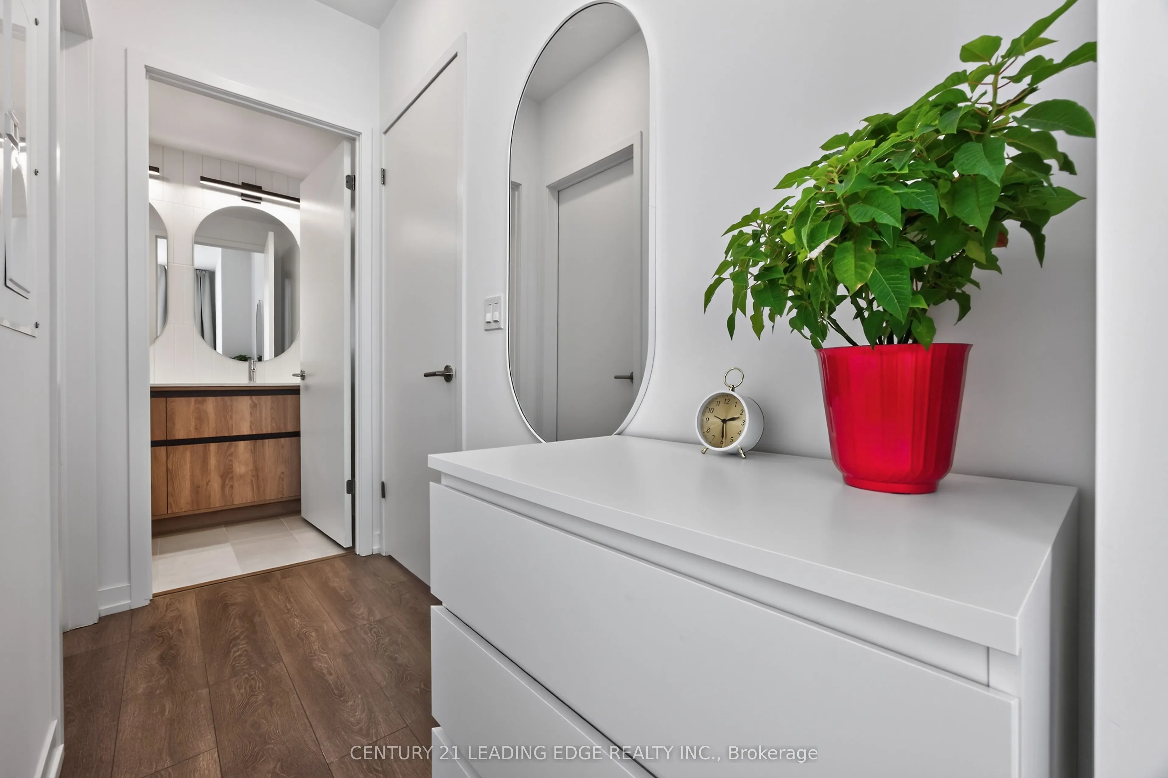 8 Beverley Glen Boulevard #1010
