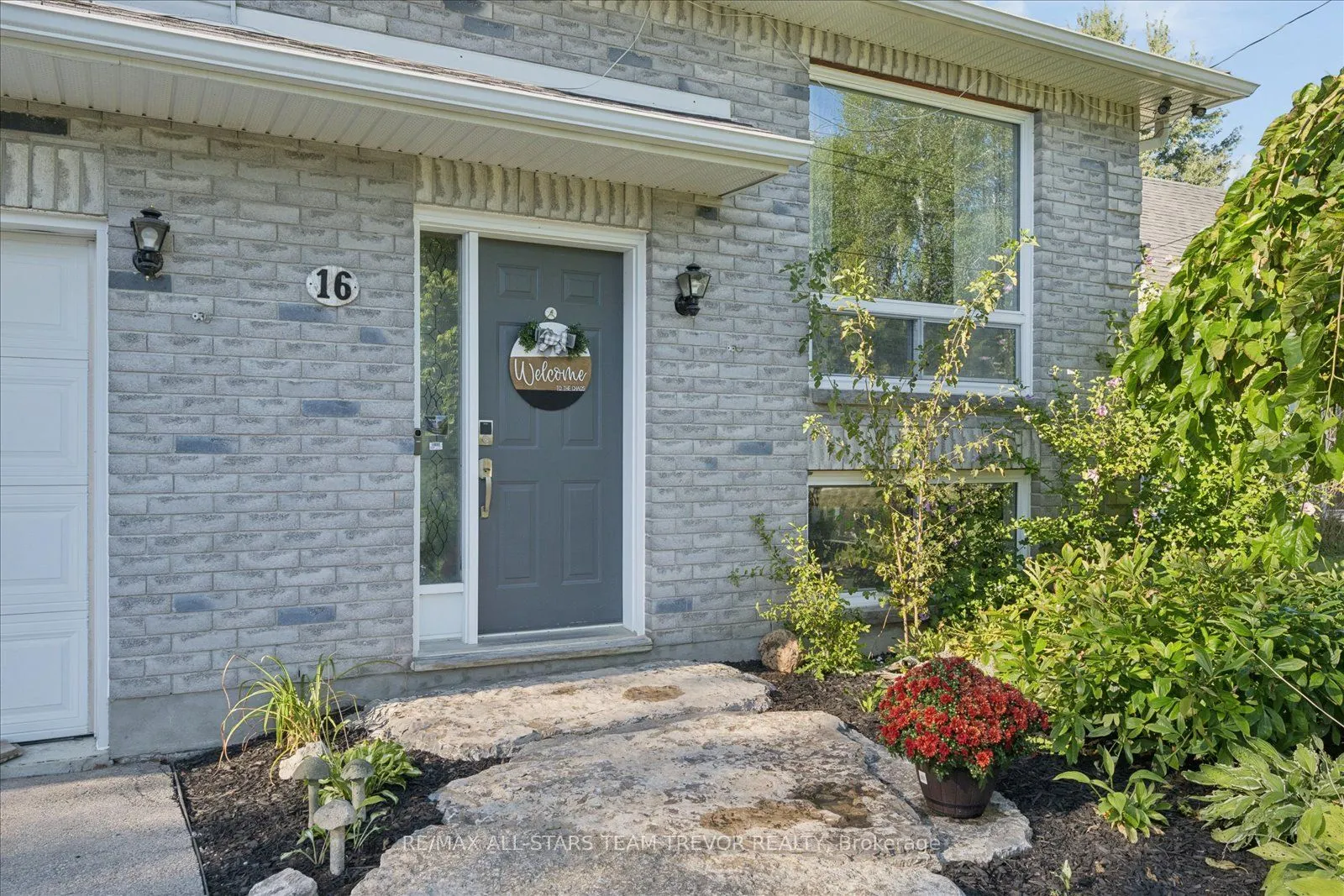 16 Evelyn Avenue