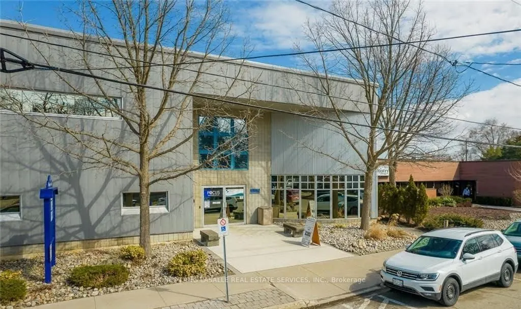46 Wellington Street #4B