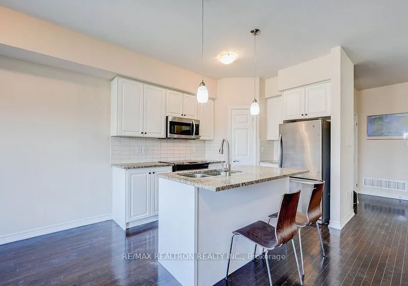 13305 Bathurst Street