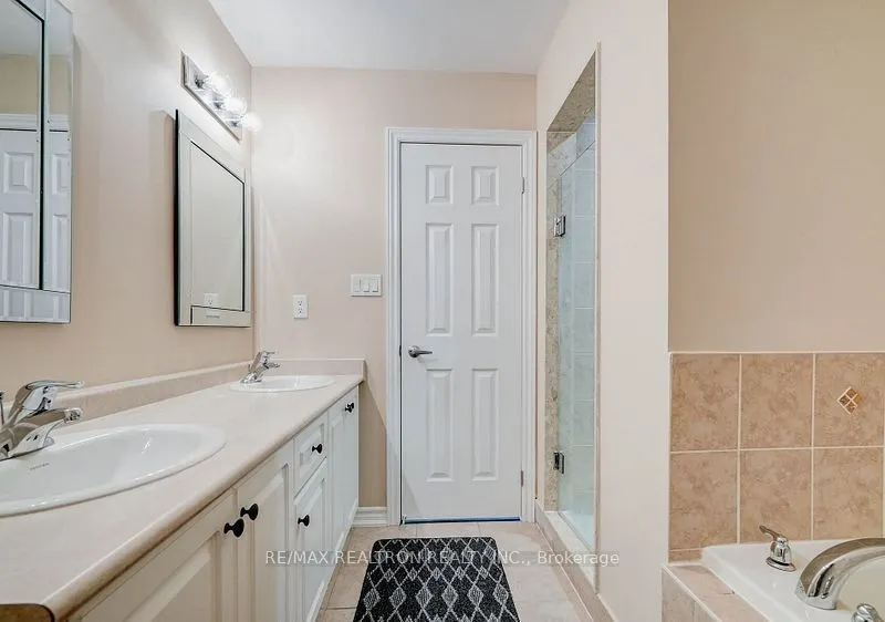 13305 Bathurst Street