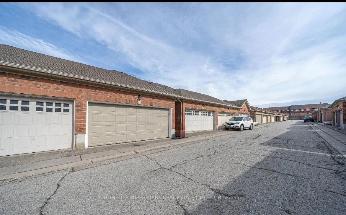 47 Davos Road W