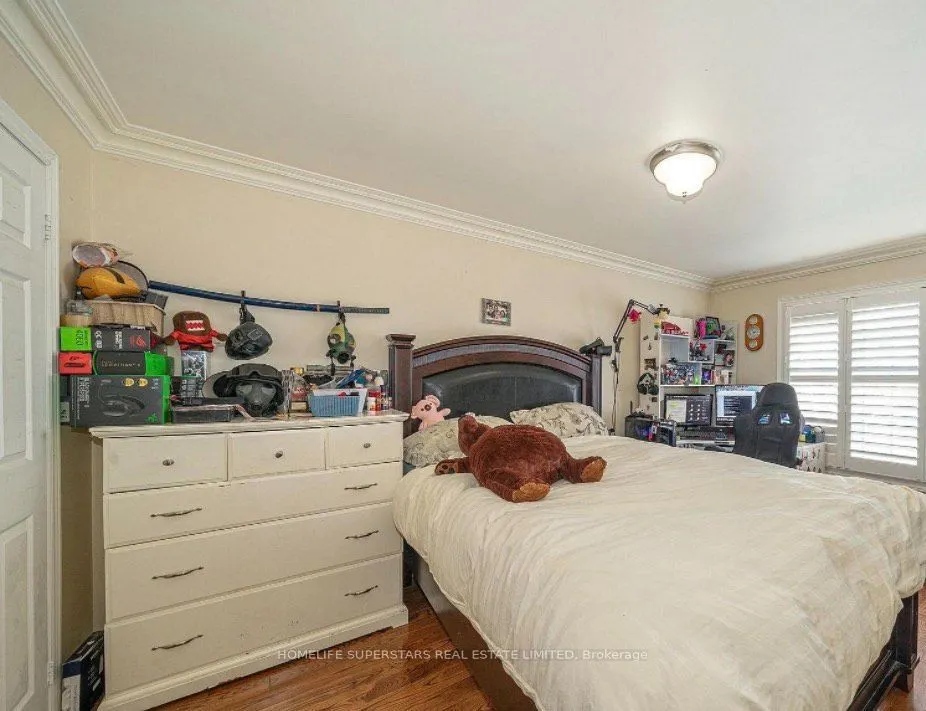47 Davos Road W