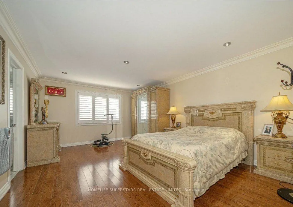 47 Davos Road W