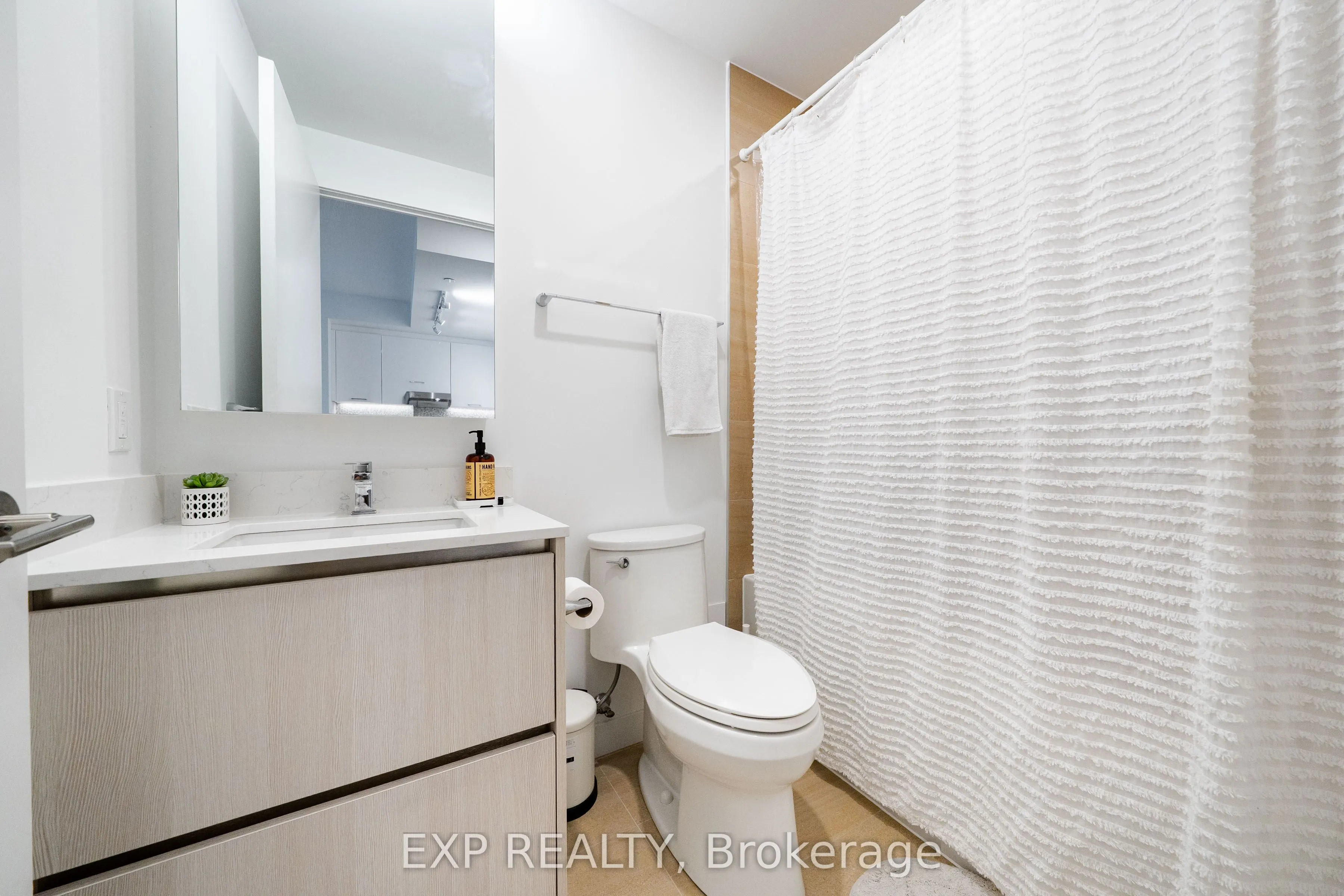 8188 Yonge Street #235