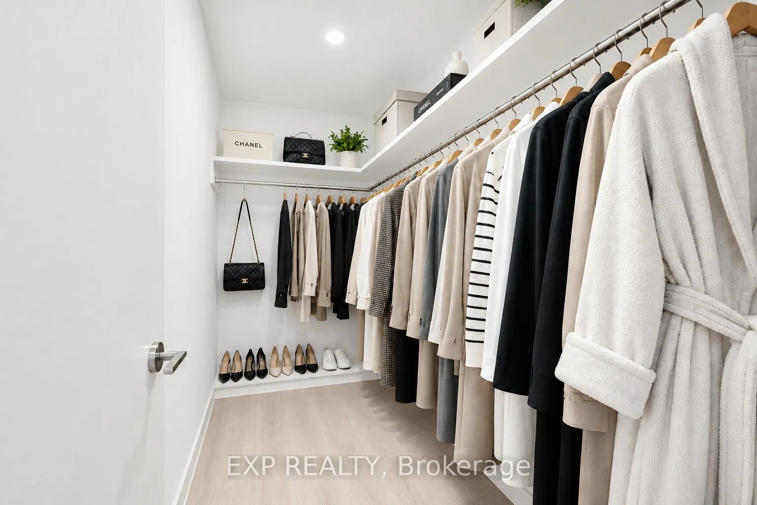 8188 Yonge Street #235