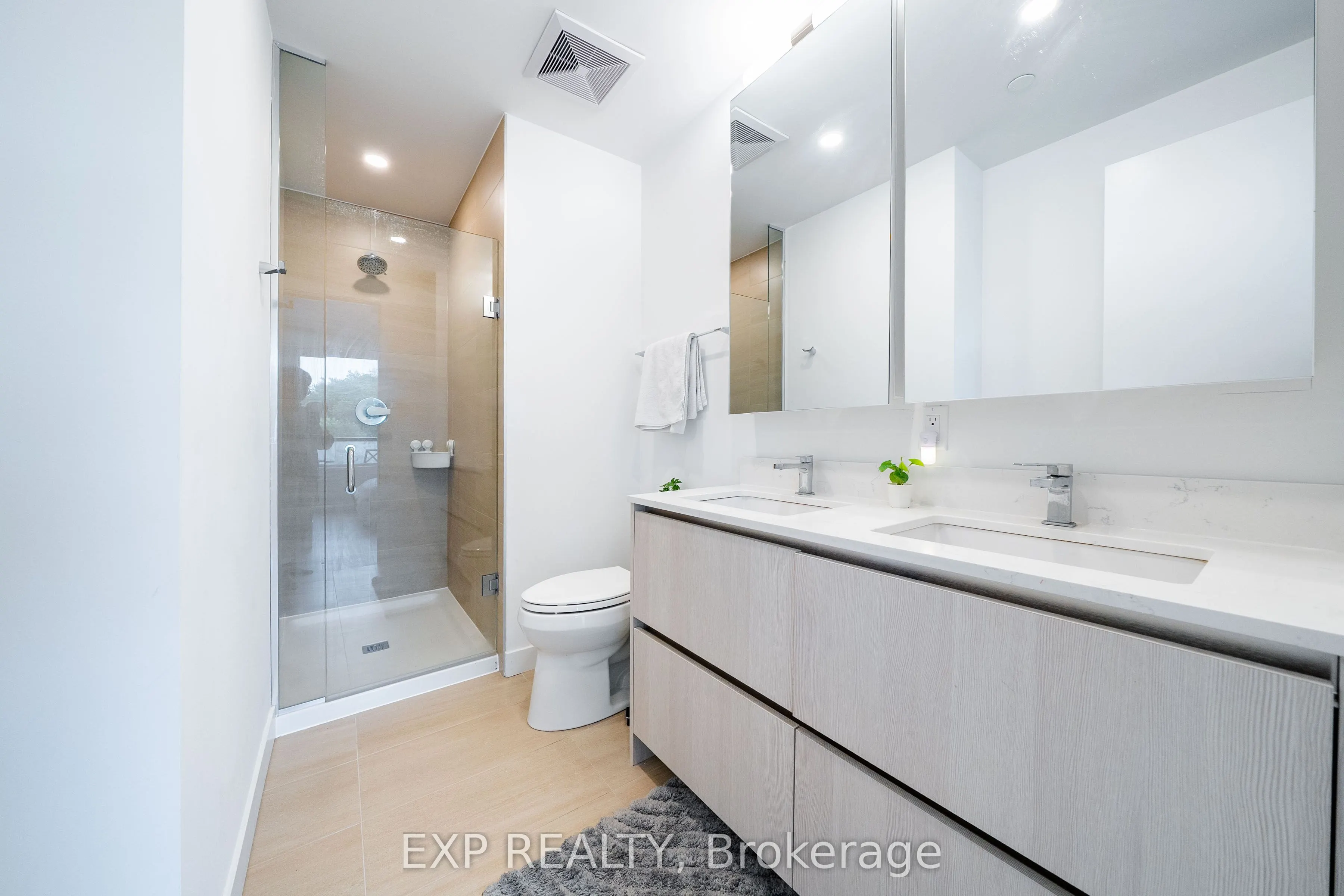 8188 Yonge Street #235