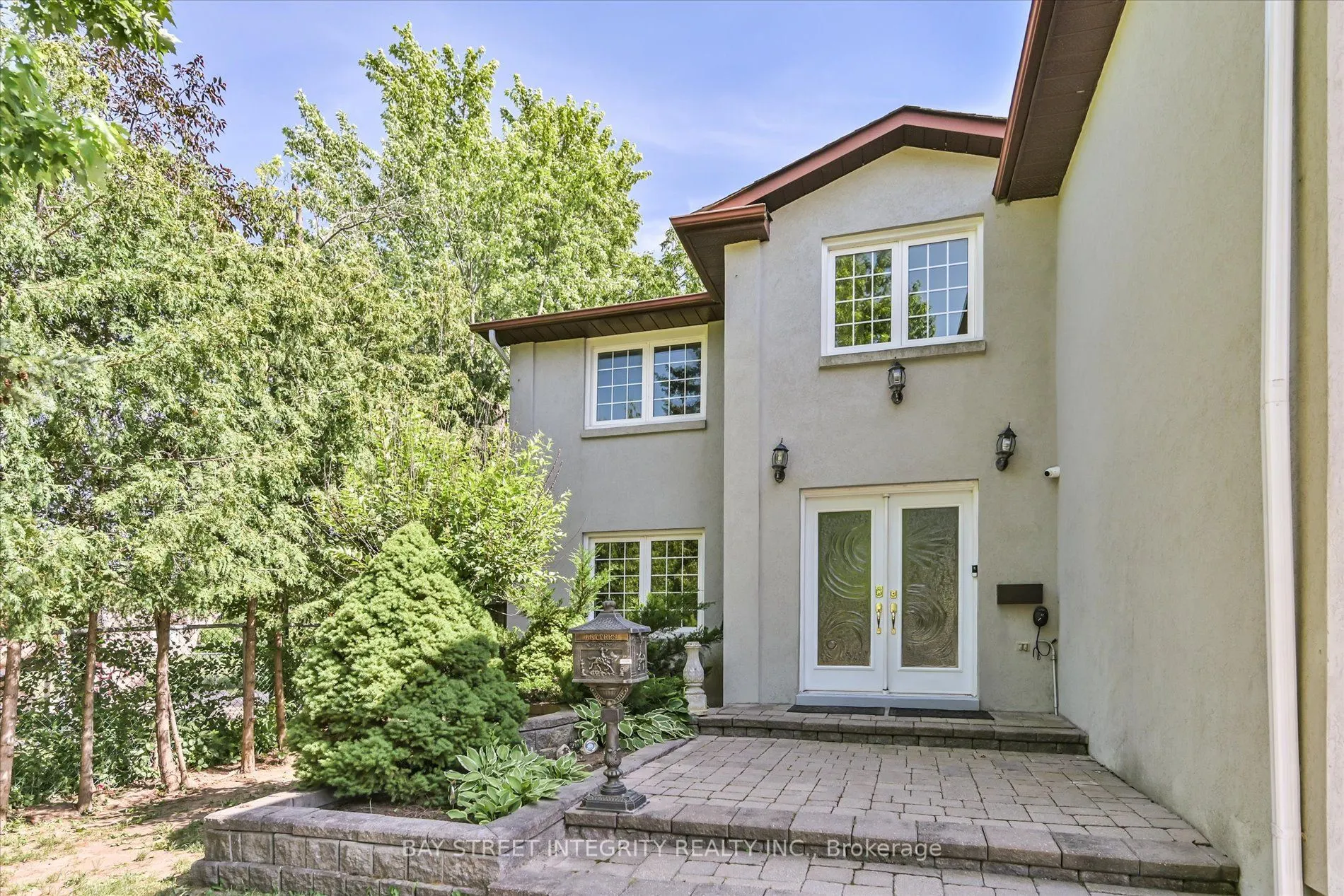 151 Old Surrey Lane