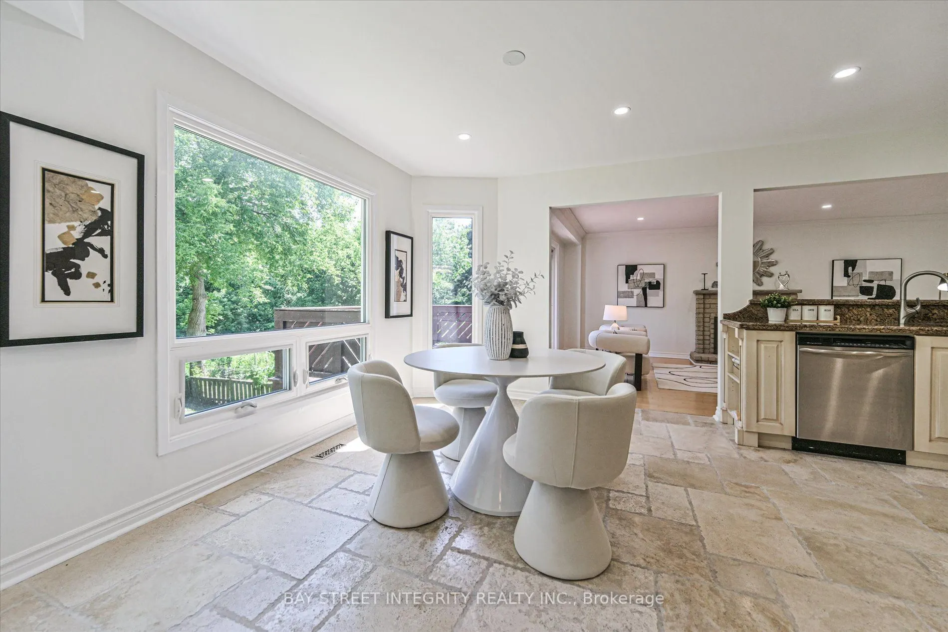 151 Old Surrey Lane
