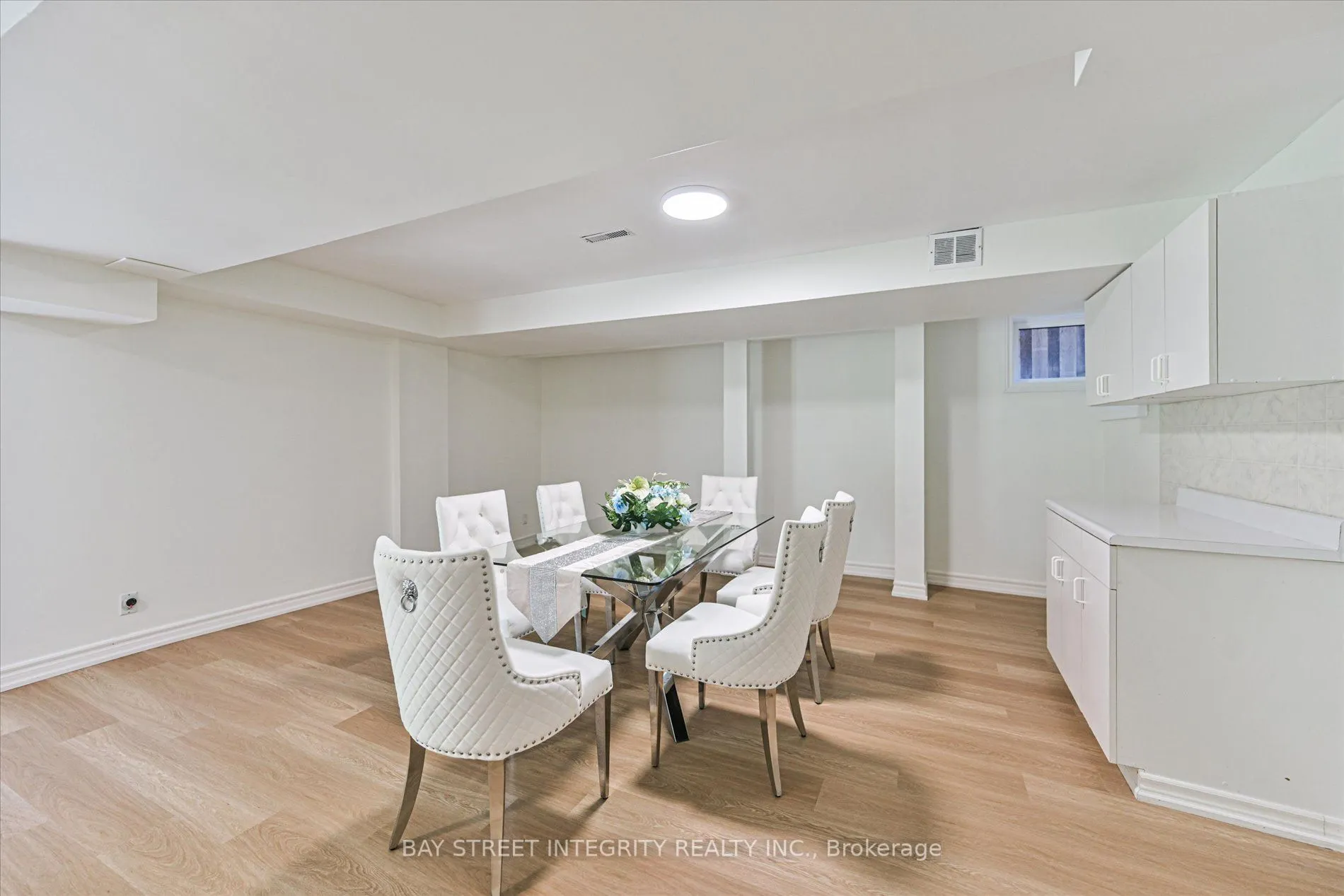 151 Old Surrey Lane
