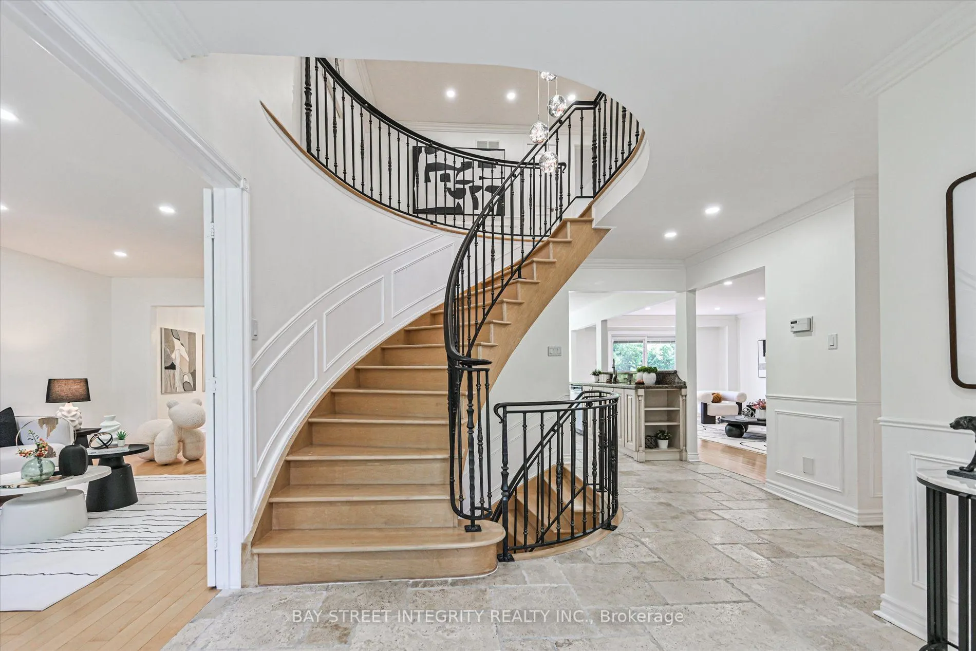 151 Old Surrey Lane