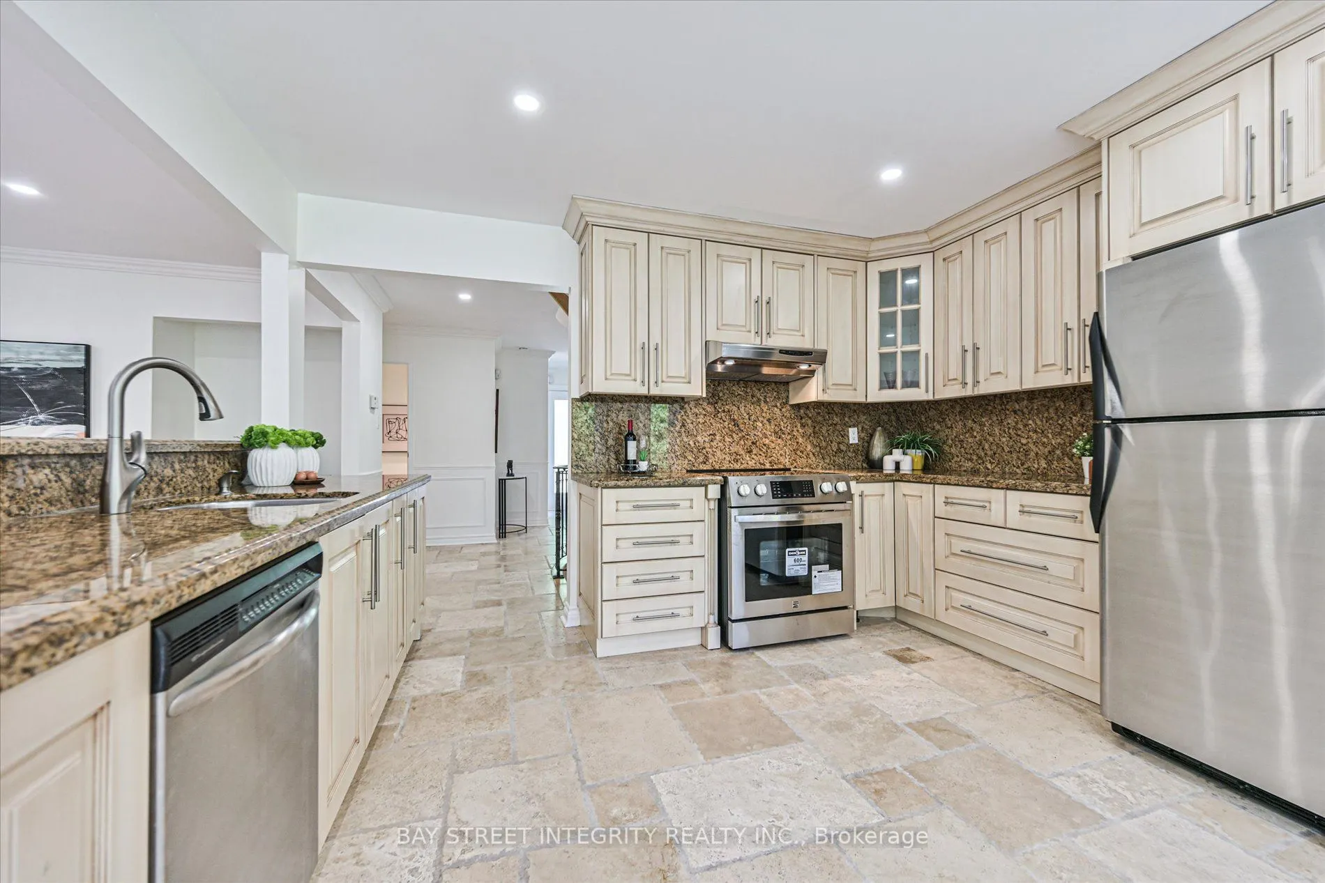 151 Old Surrey Lane