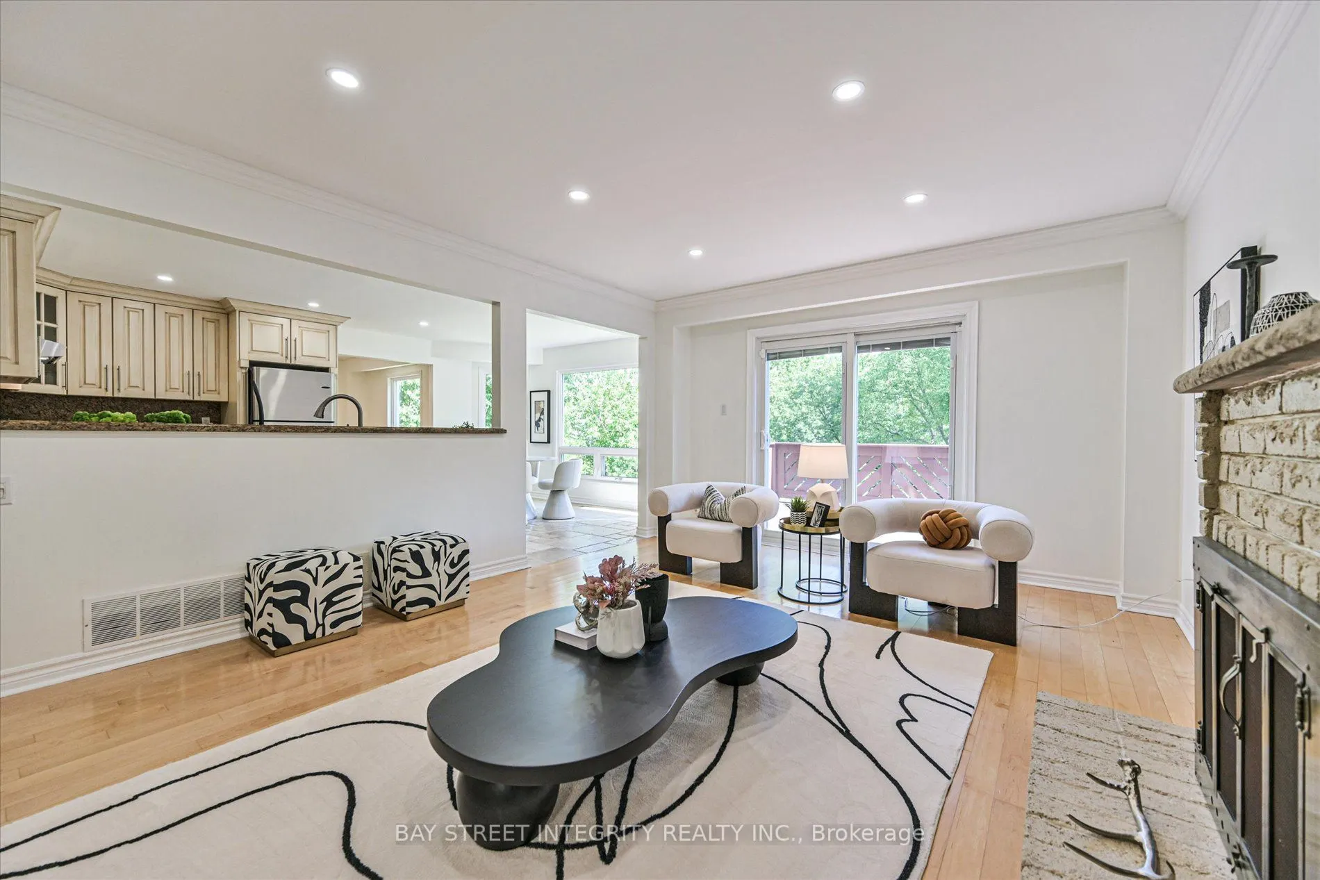 151 Old Surrey Lane