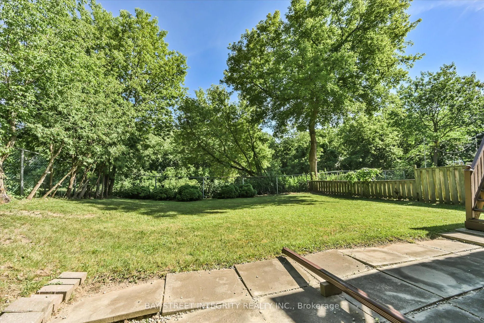 151 Old Surrey Lane