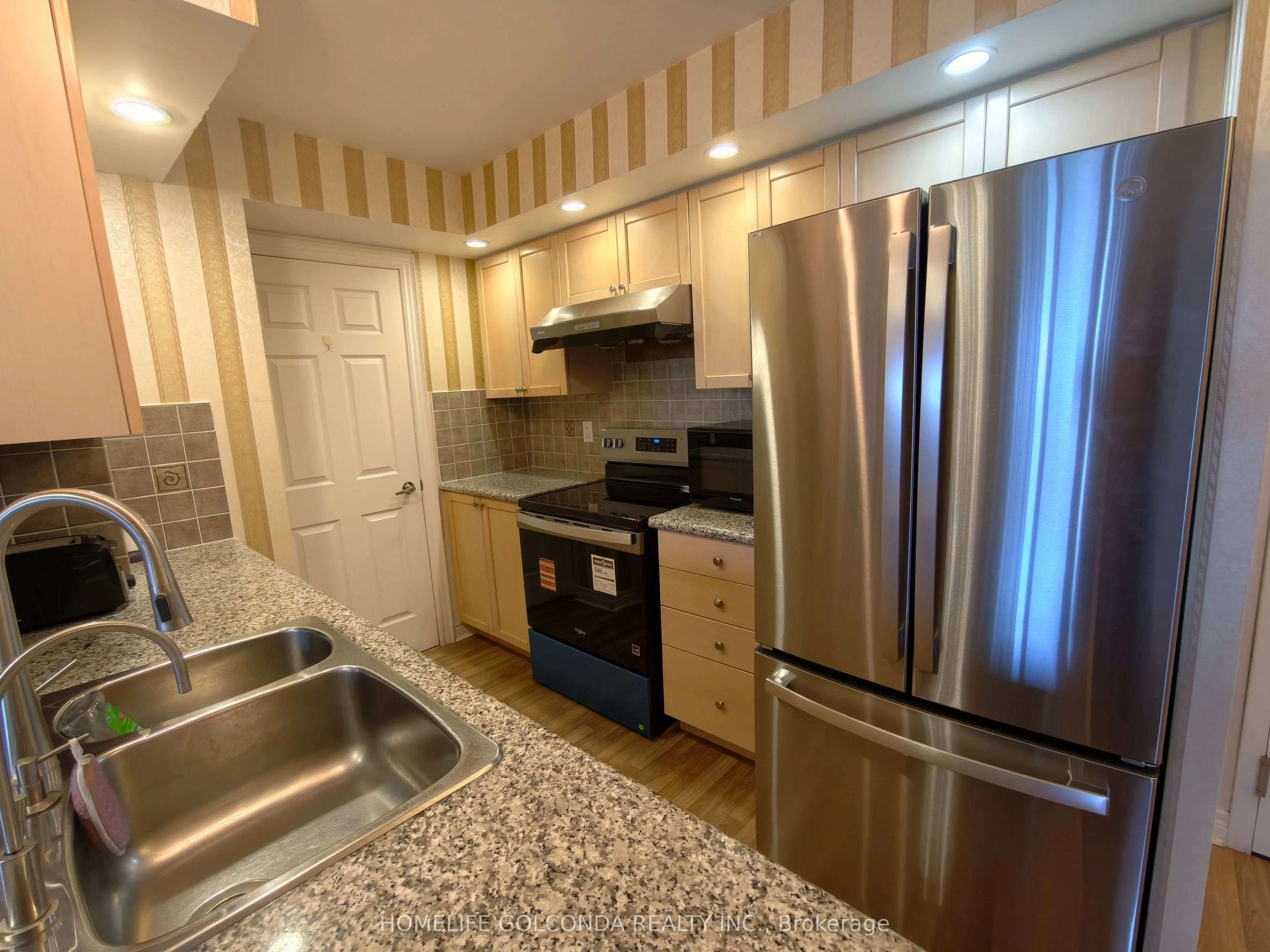 33 Cox Boulevard #720