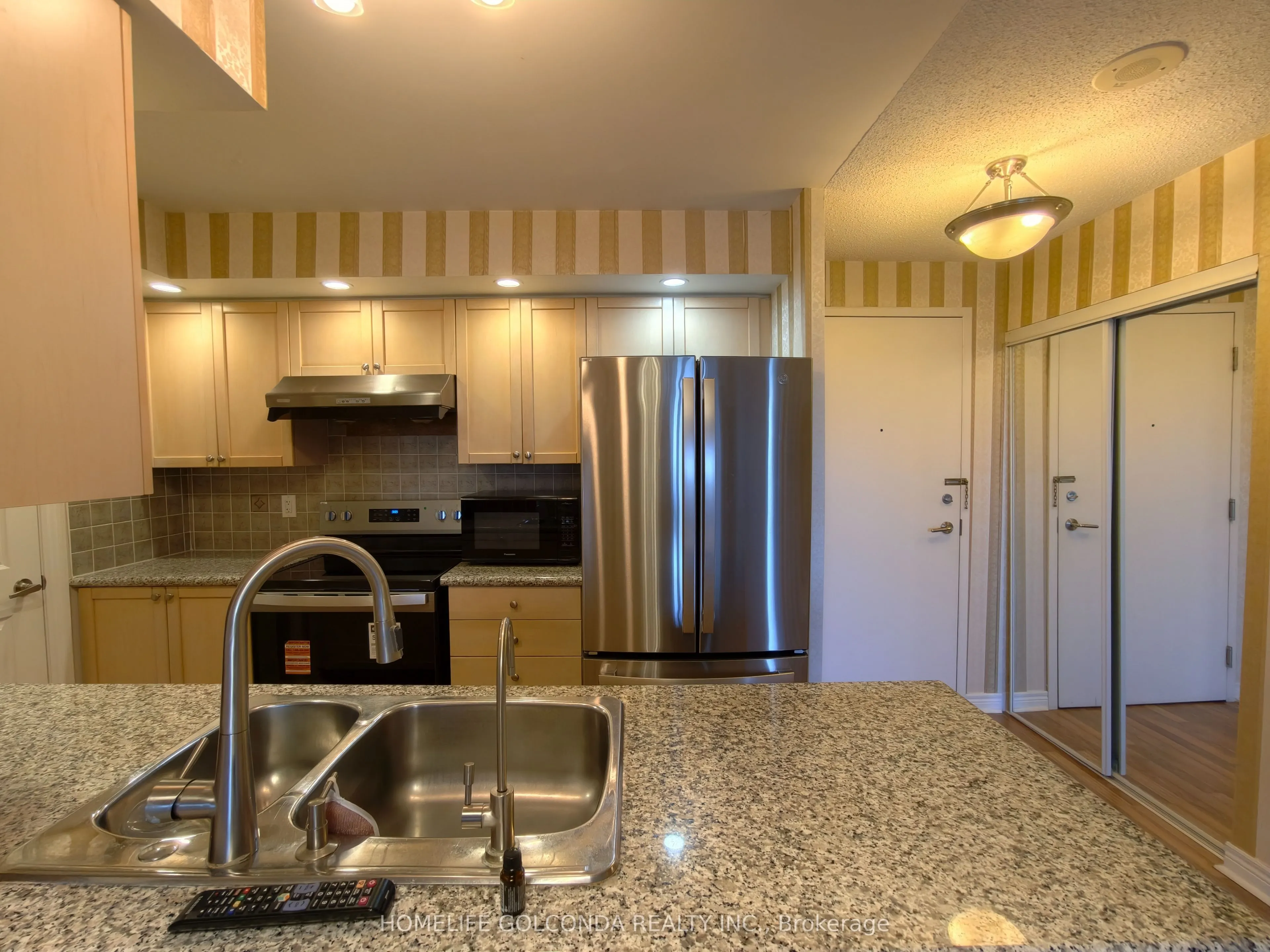 33 Cox Boulevard #720