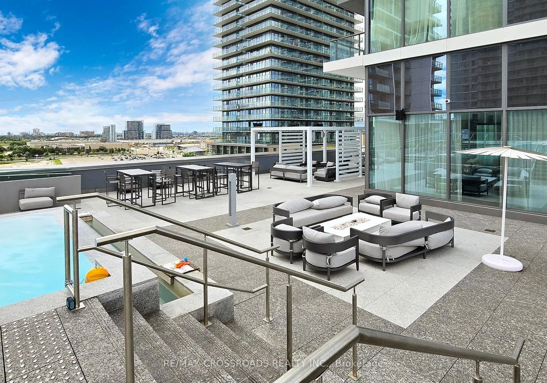 1000 Portage Parkway #1611
