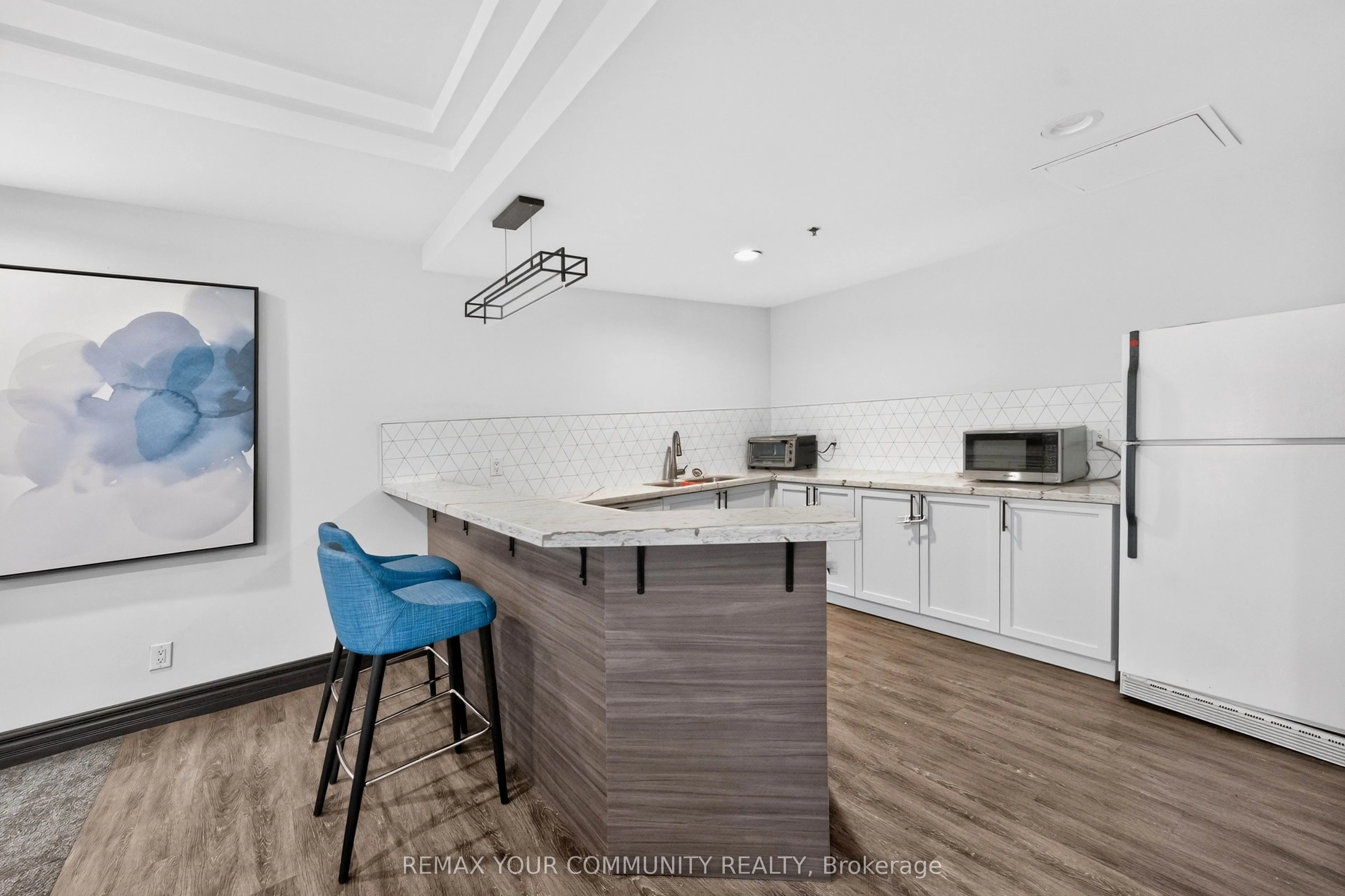 3 ELLESMERE Street #721