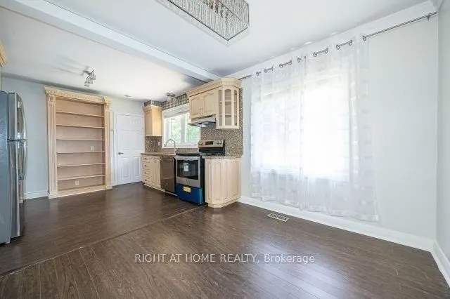 52 Eagle Street #Main