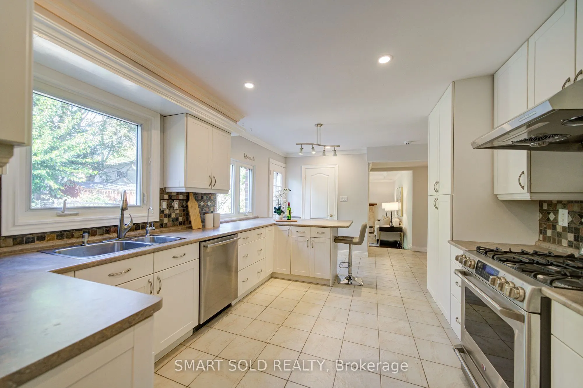 24 Hamilton Hall Drive