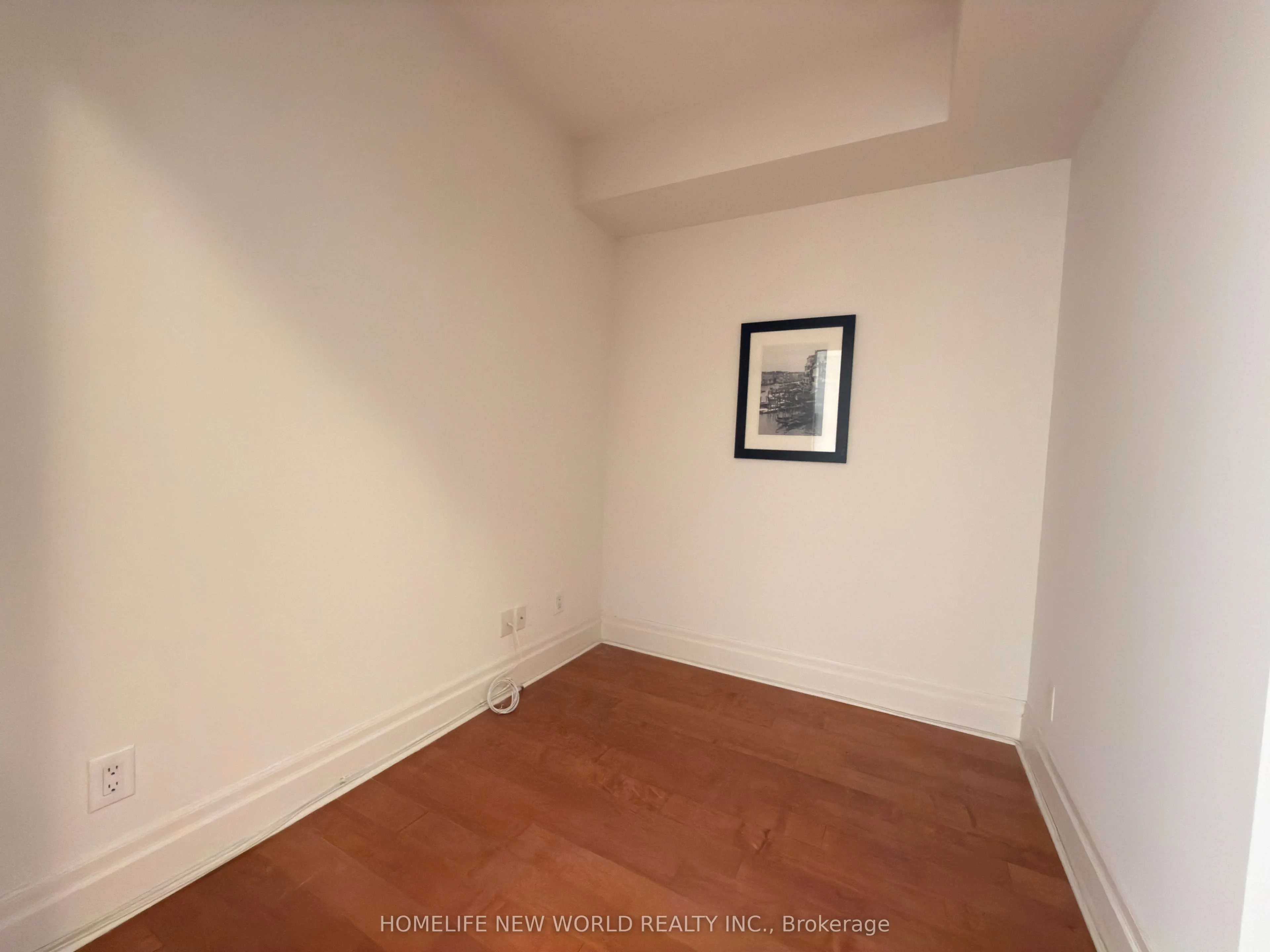 151 Upper Duke Crescent #403