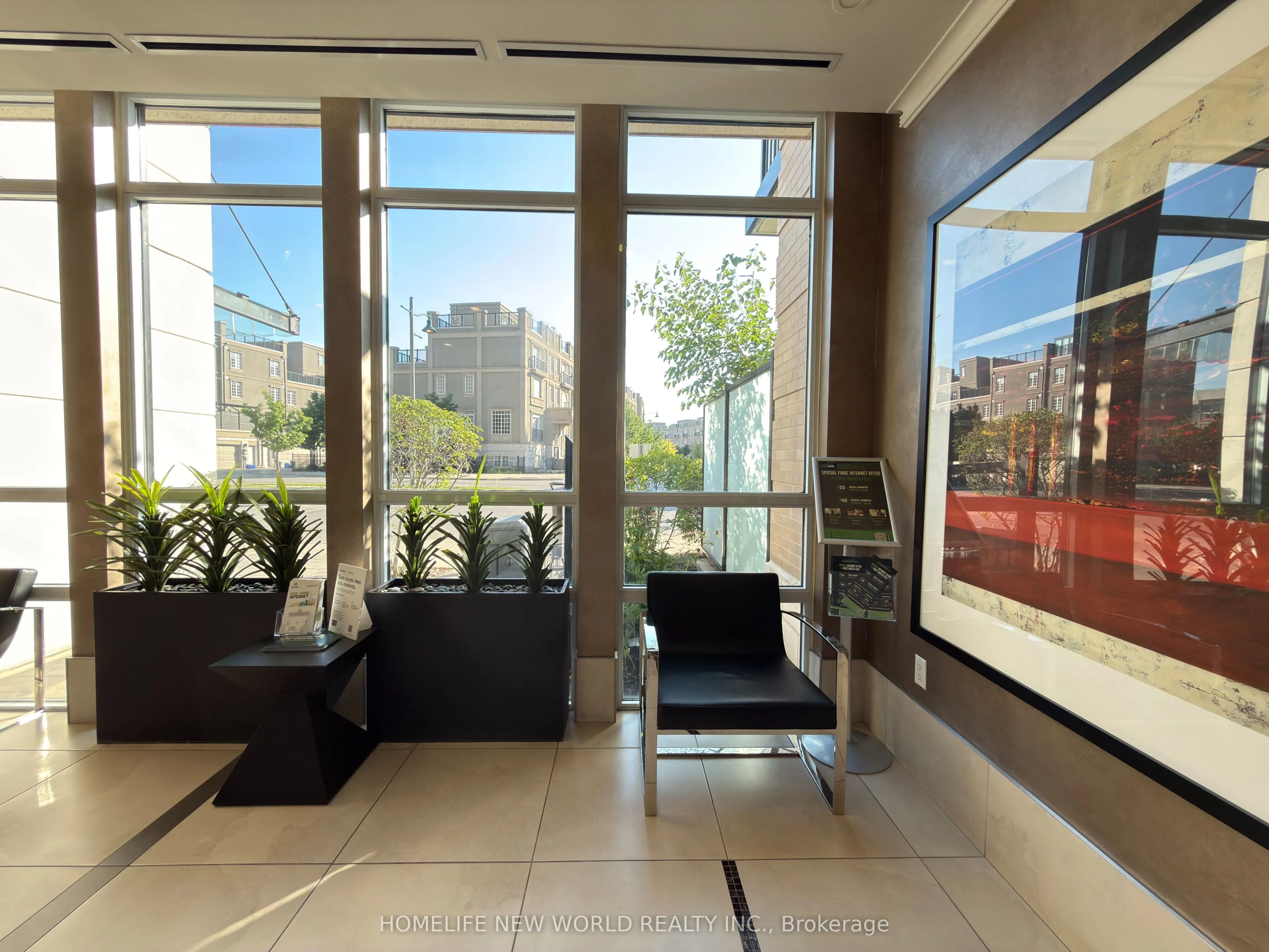 151 Upper Duke Crescent #403