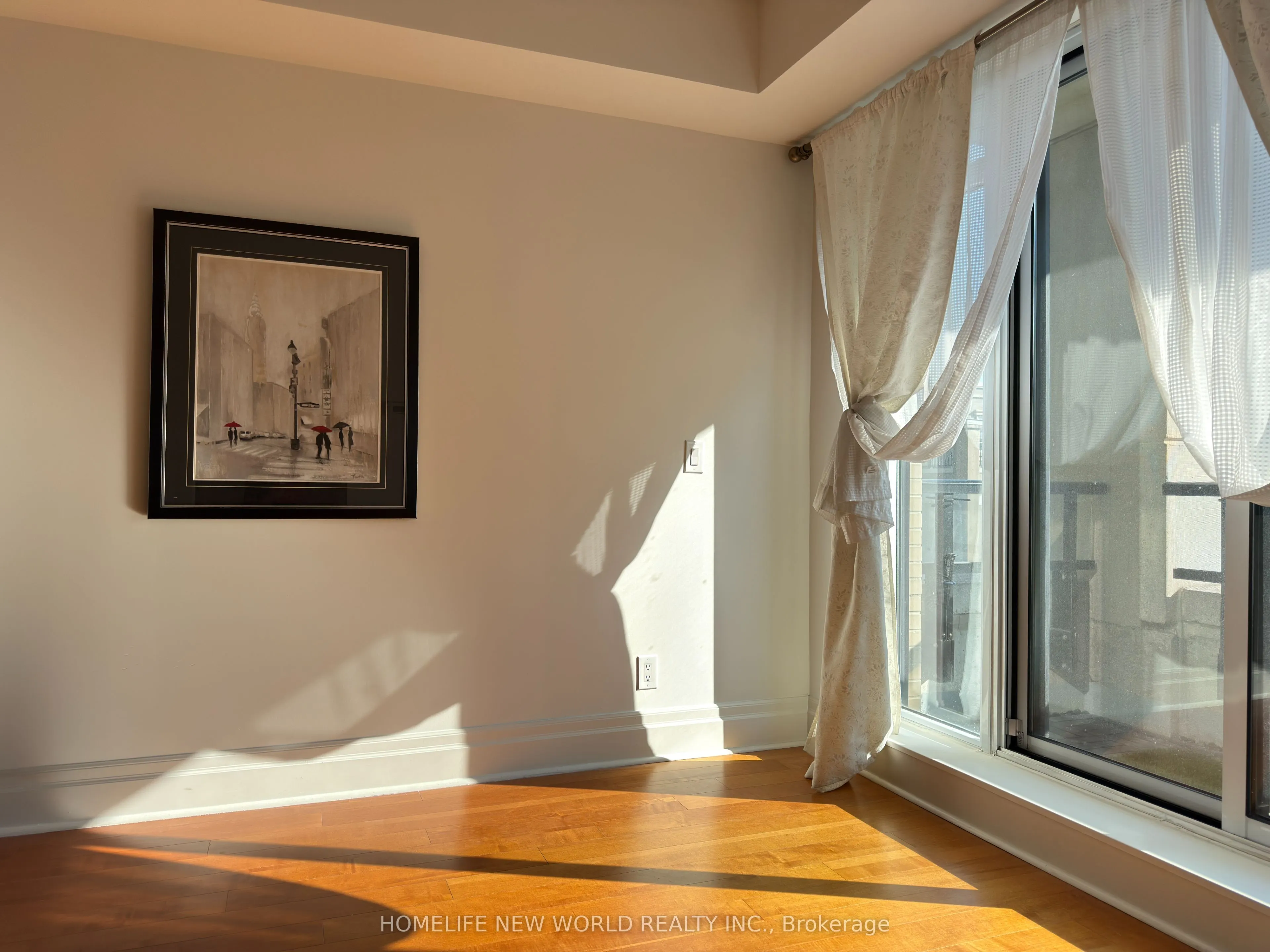 151 Upper Duke Crescent #403