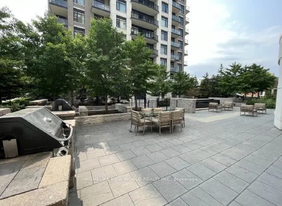 151 Upper Duke Crescent #403